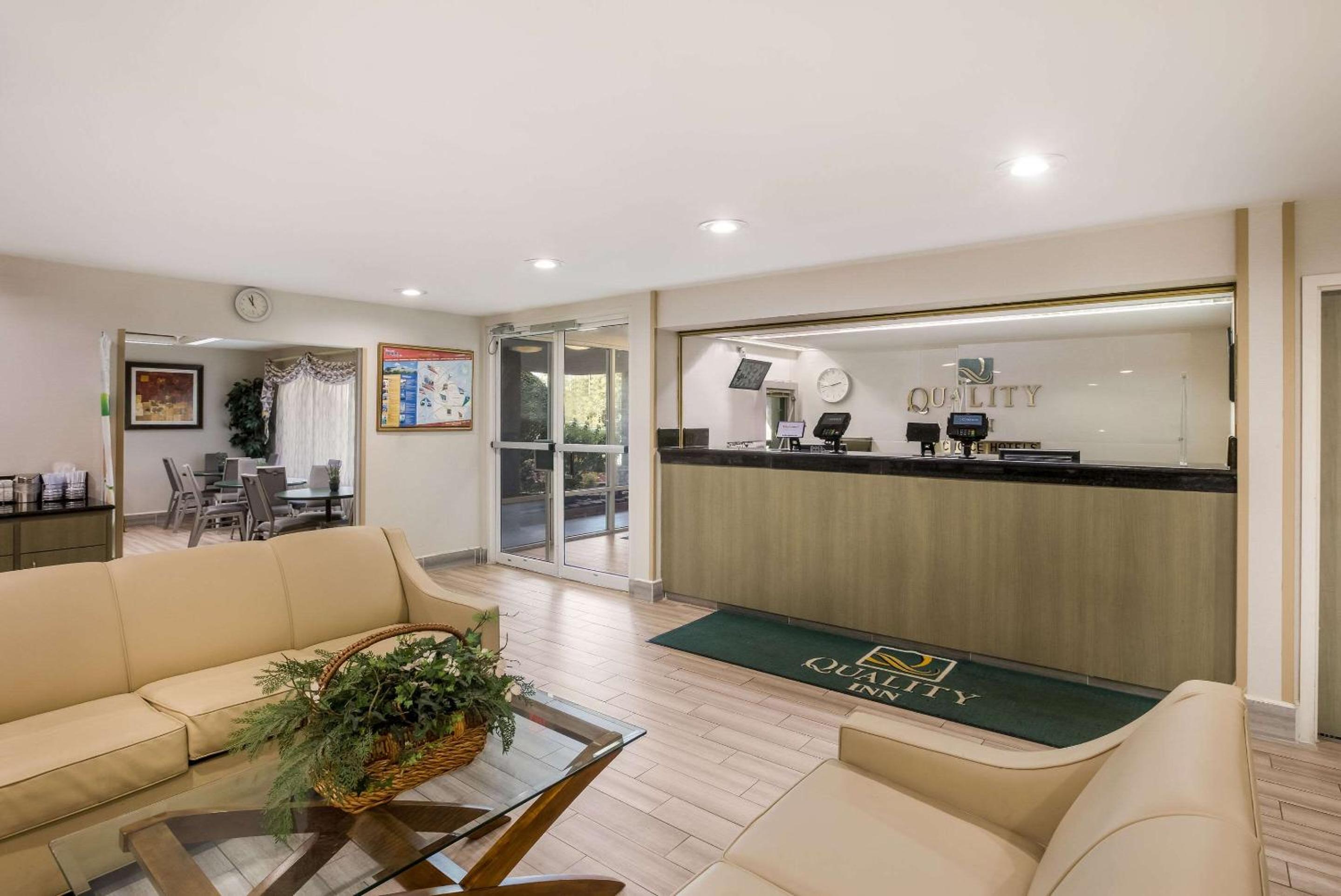 Quality Inn Northlake view 5