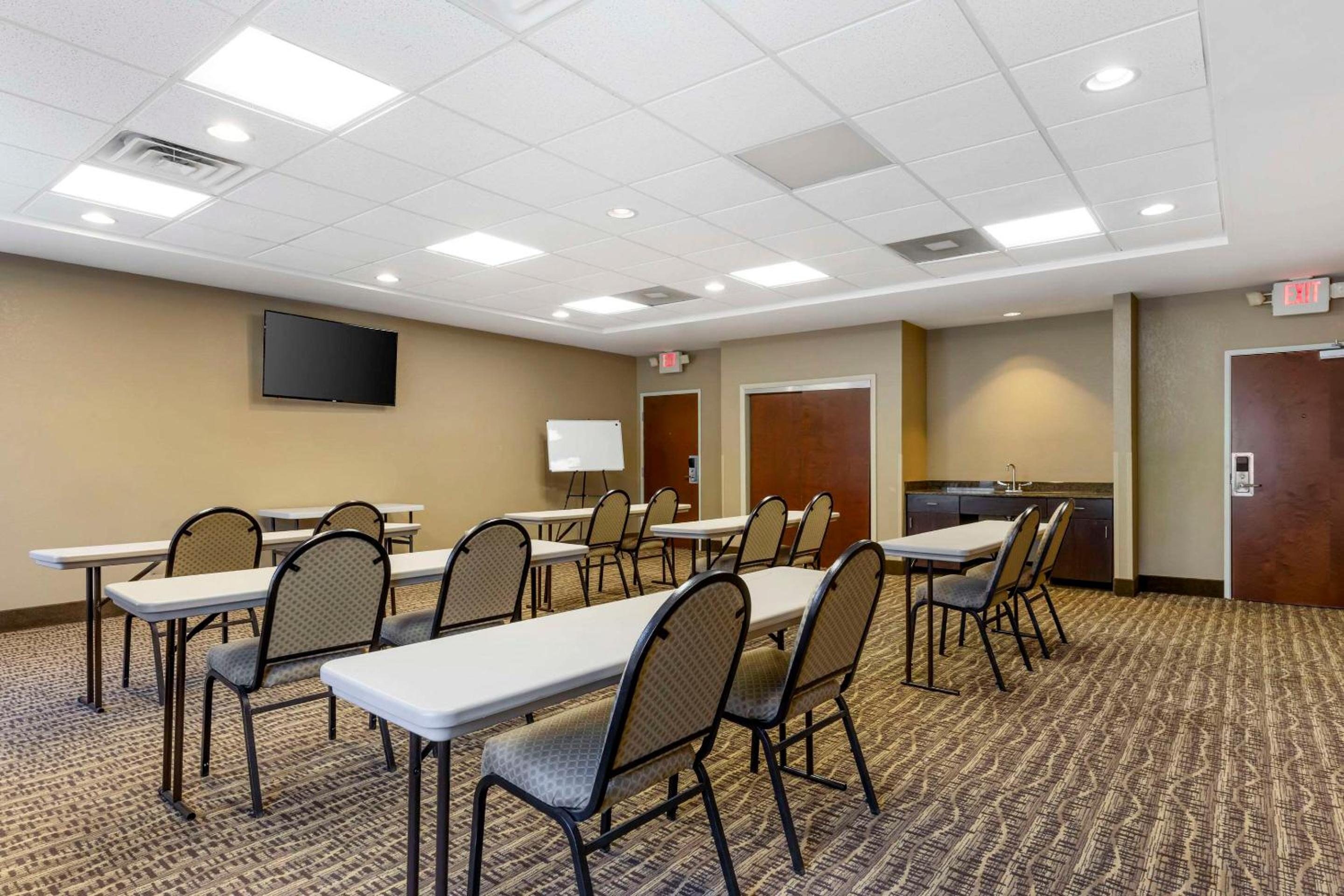 Comfort Inn & Suites Porter near Indiana Dunes, 사진 28