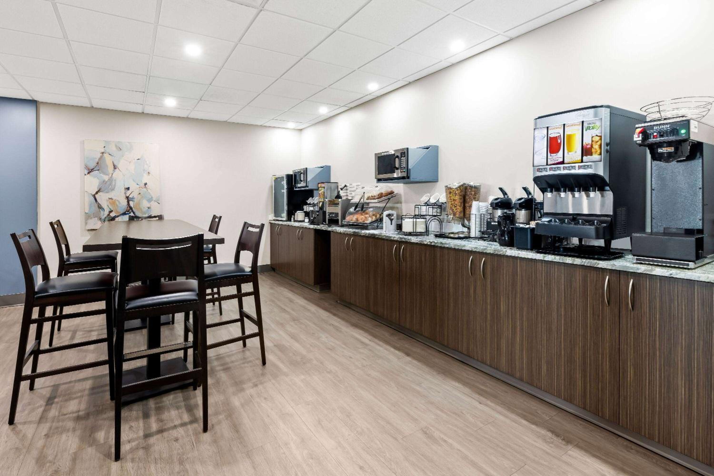 Thunder Bay Vacations - Howard Johnson by Wyndham Thunder Bay - Property Image 37