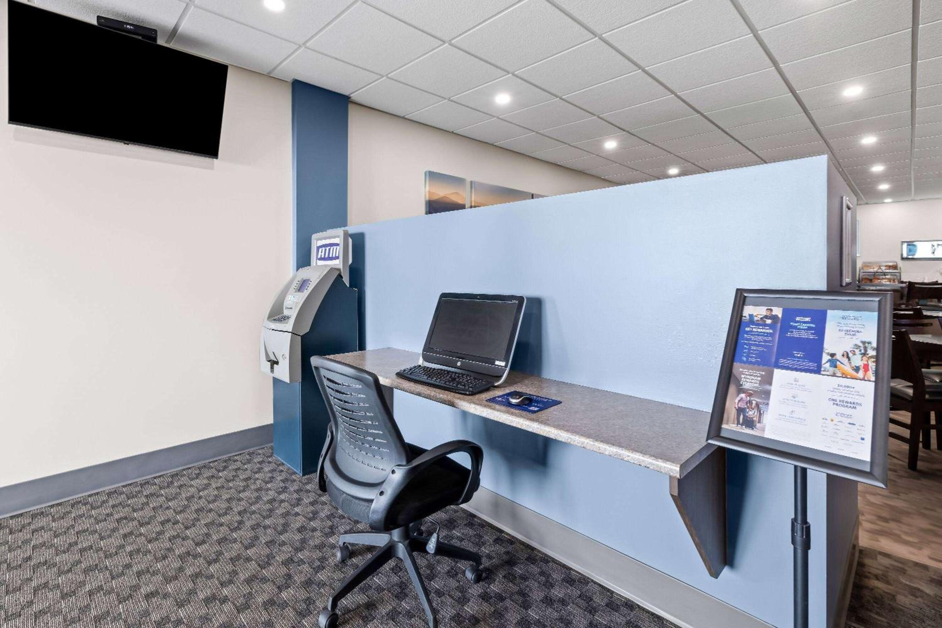Thunder Bay Vacations - Howard Johnson by Wyndham Thunder Bay - Property Image 4