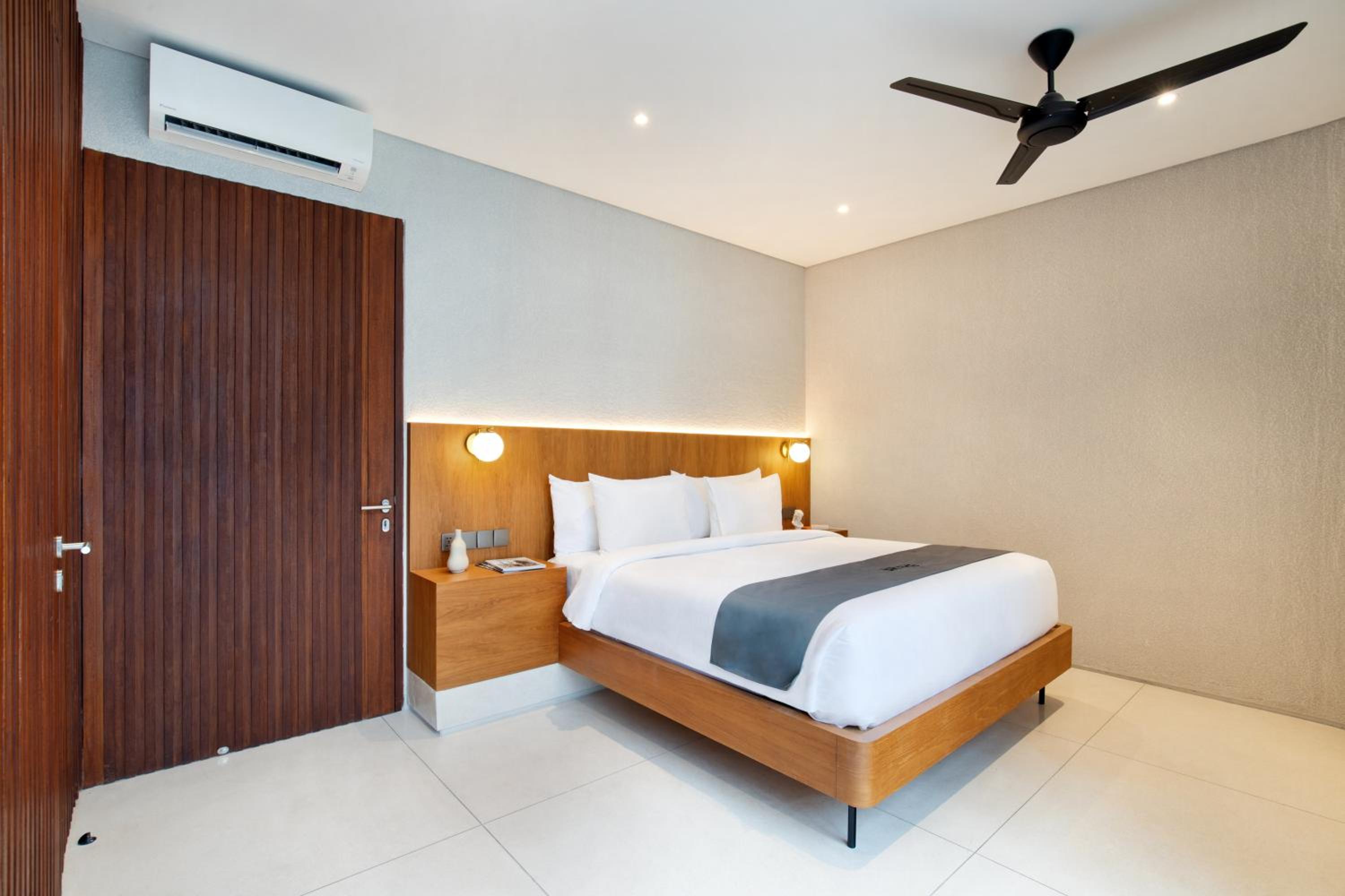 Suave Villa Canggu view 3