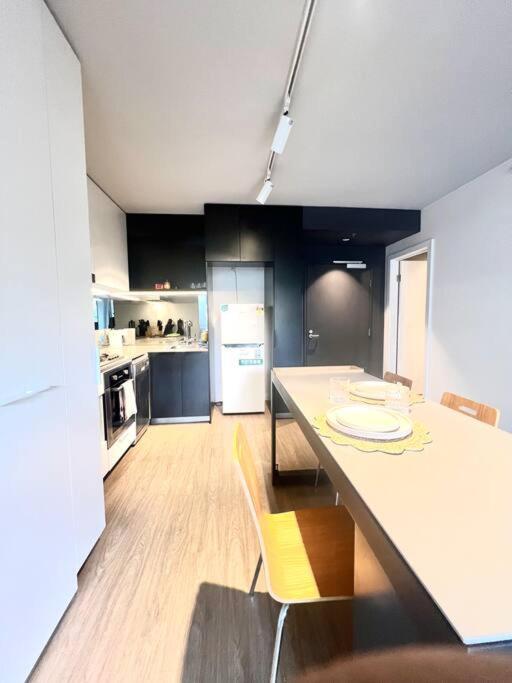 Brisbane Vacations - Chic Stay in the Valley with Pool and BBQ Area - Property Image 11