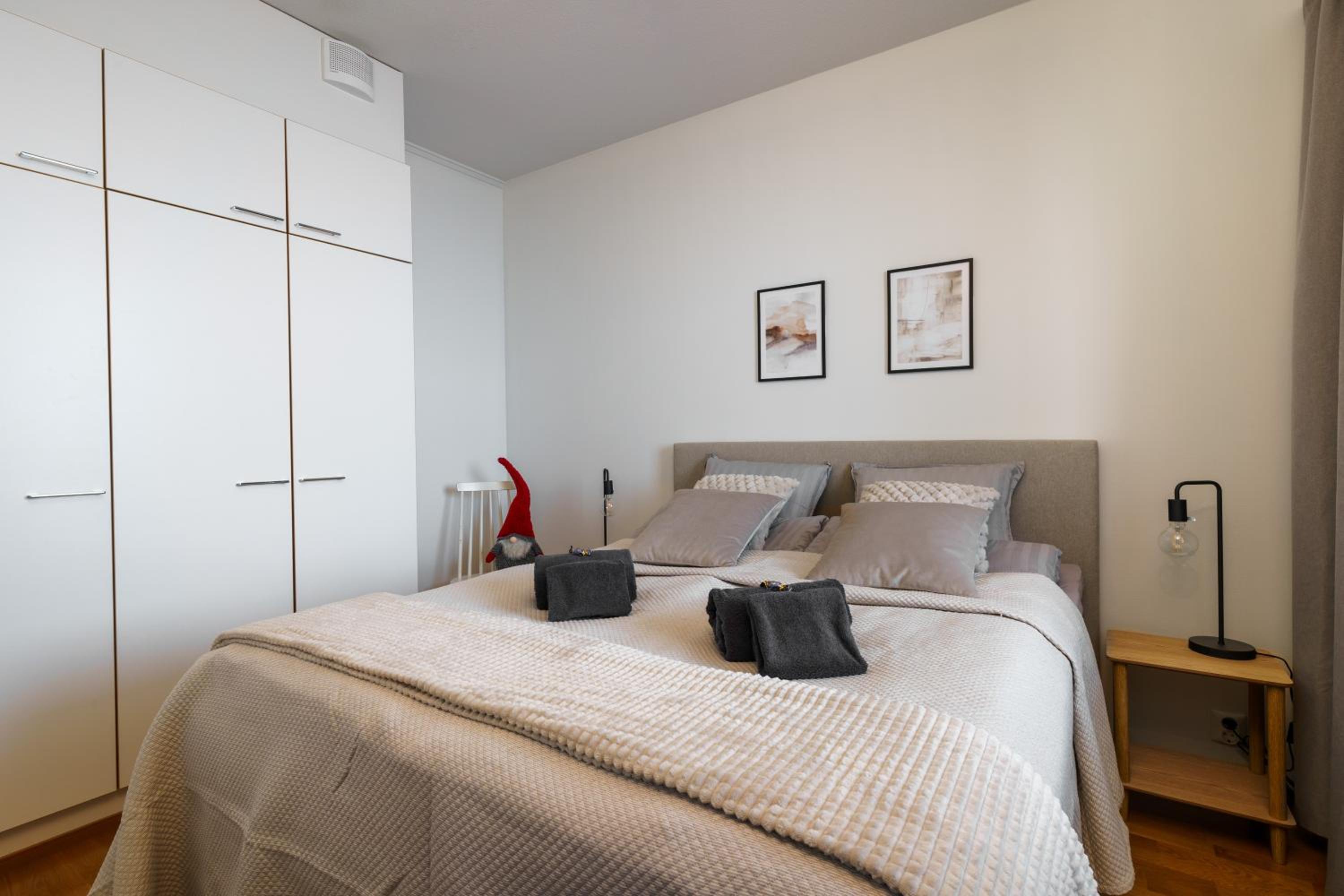 Adorable Arctic Apartments - Private Sauna & Free Parking