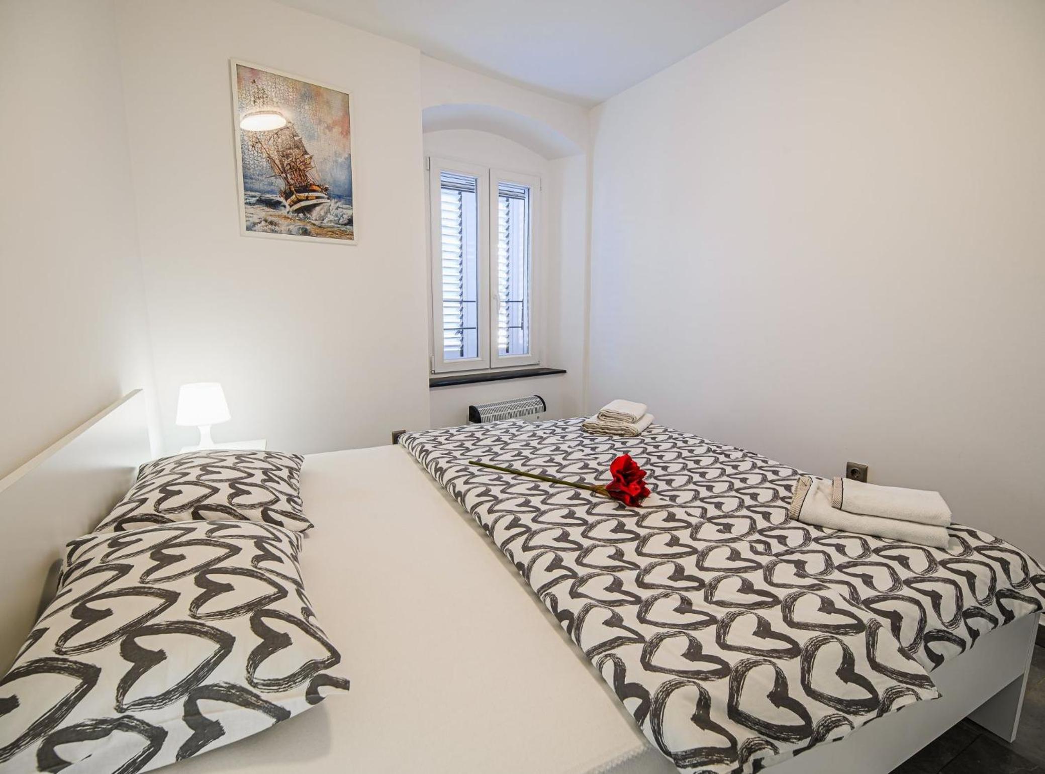 Sleek and Stylish Umag Apartments with Sea View view 5