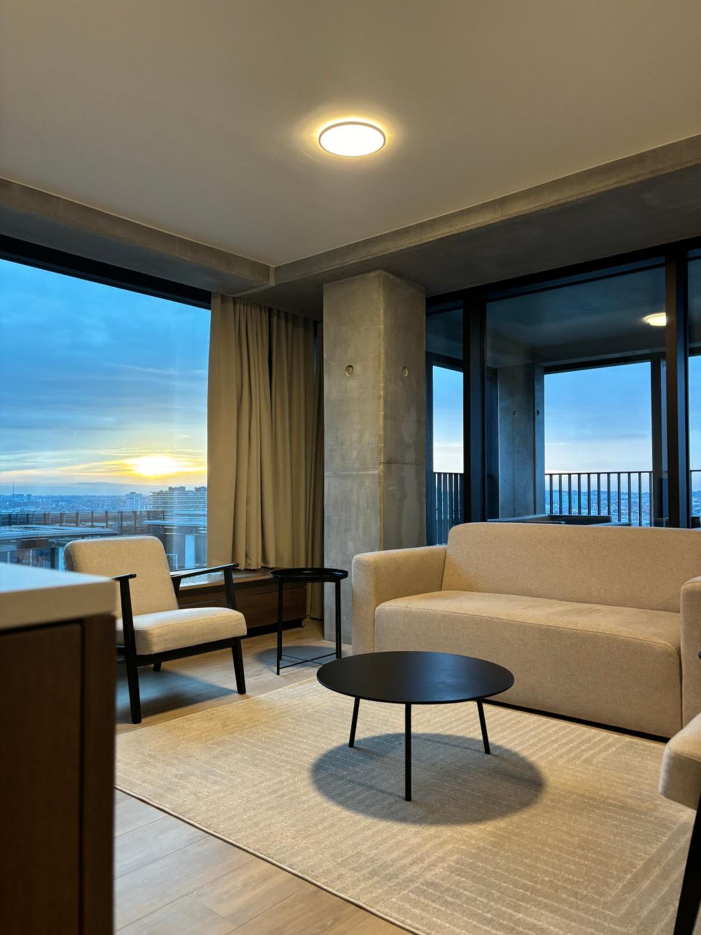 Beautiful Apartment with Panoramic View of center with roof terrace