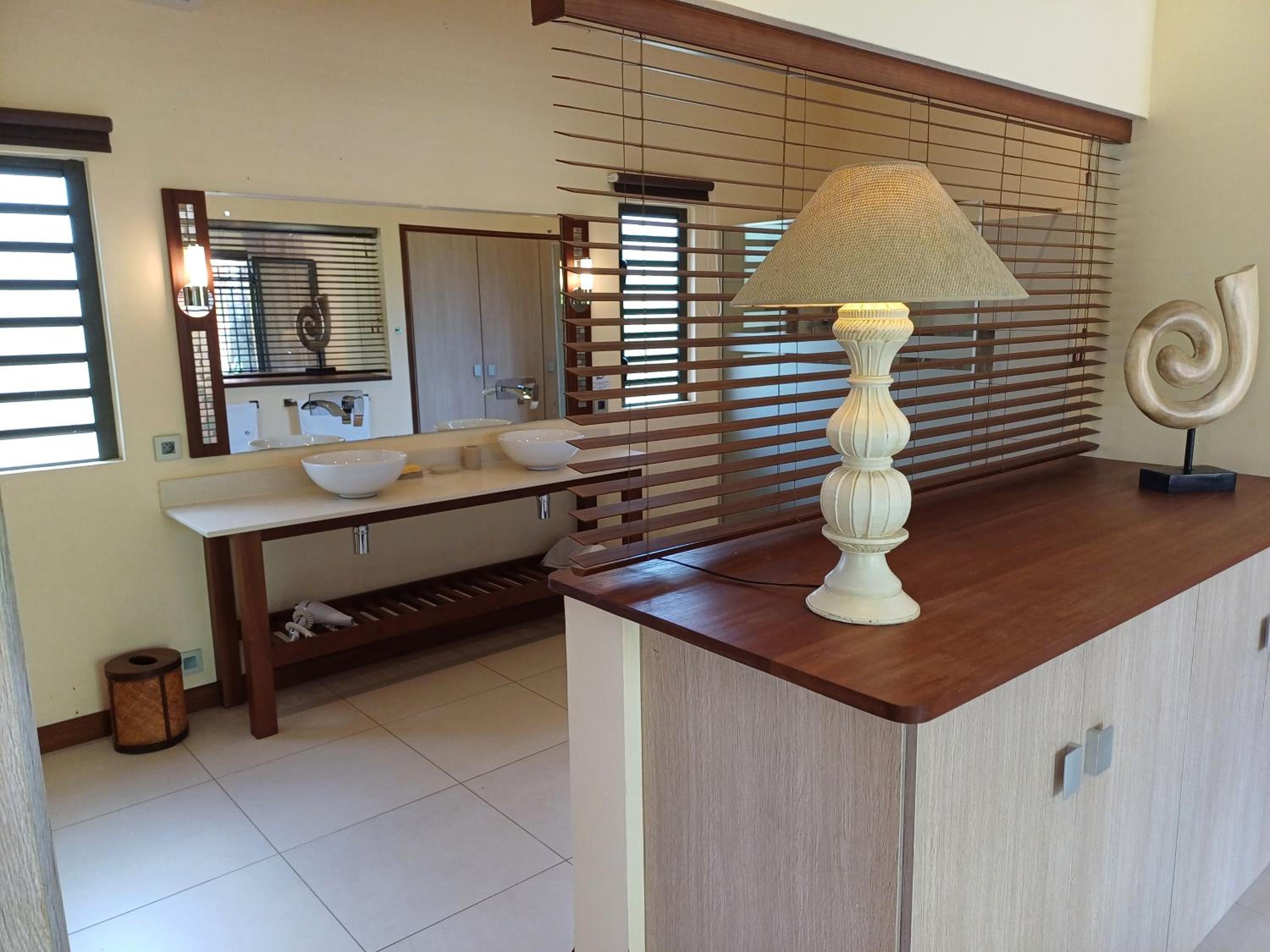 Charming Tropical Villa pool & garden photo 2