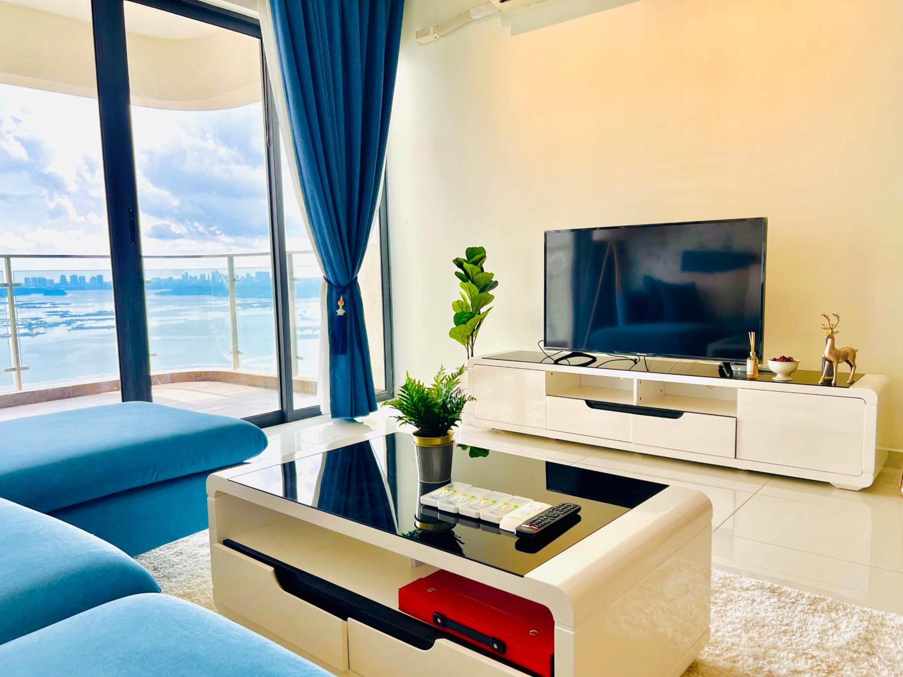 Country Garden Danga Bay Lovell by R9 HomeStay
