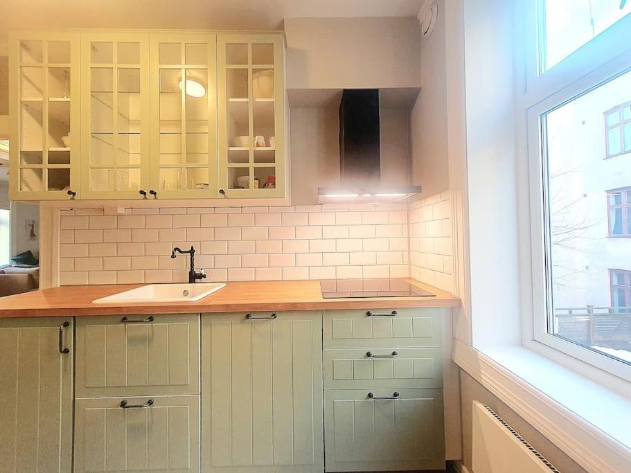 Charming bright Apt in quiet area of Grunerløkka view 3