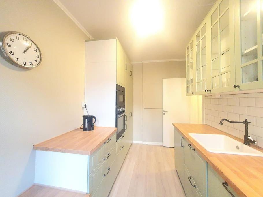 Charming bright Apt in quiet area of Grunerløkka view 4
