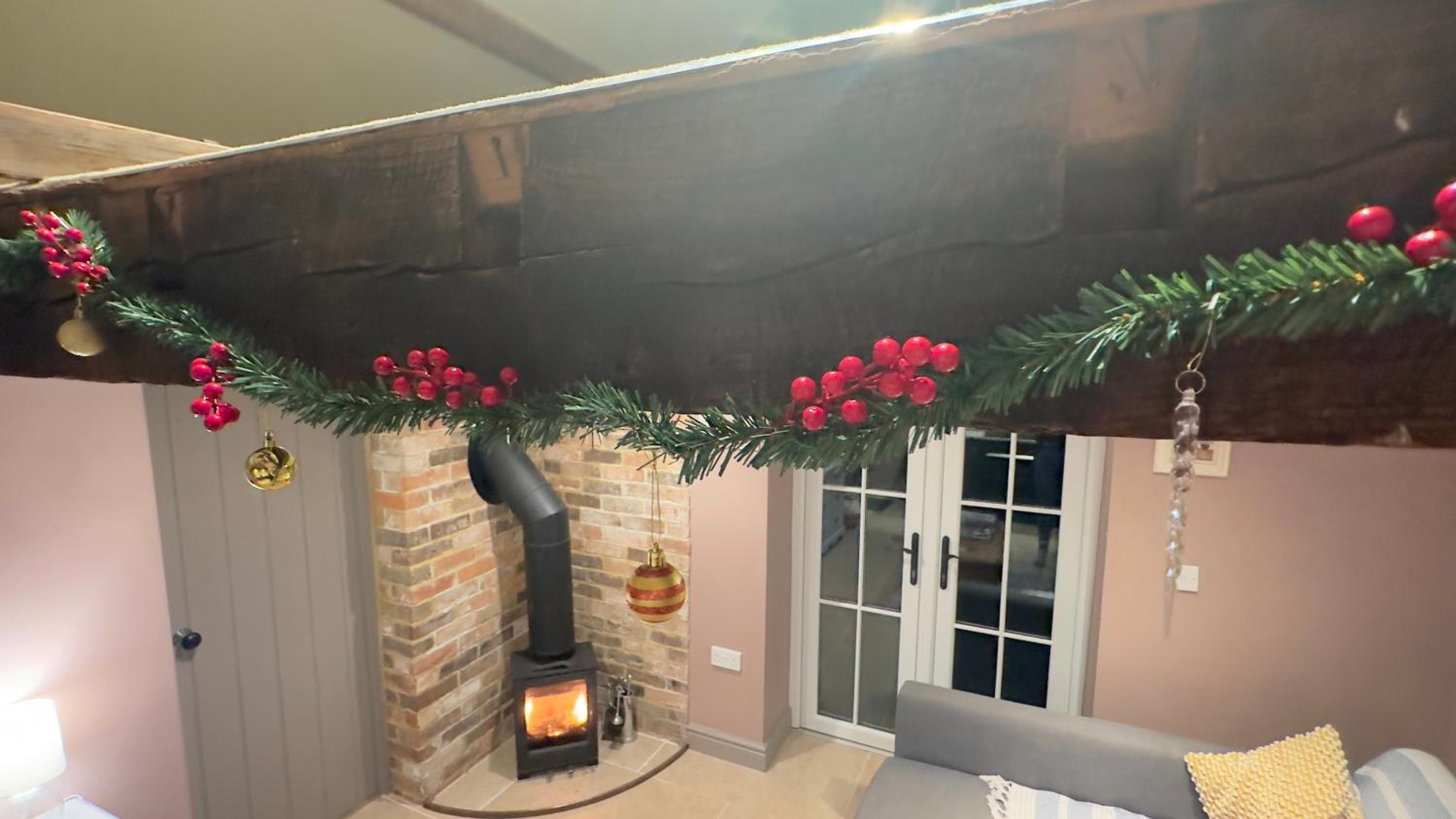 Rural Retreat, Wood Burner, Patio, Lawn, Breakfast, new wifi view 5