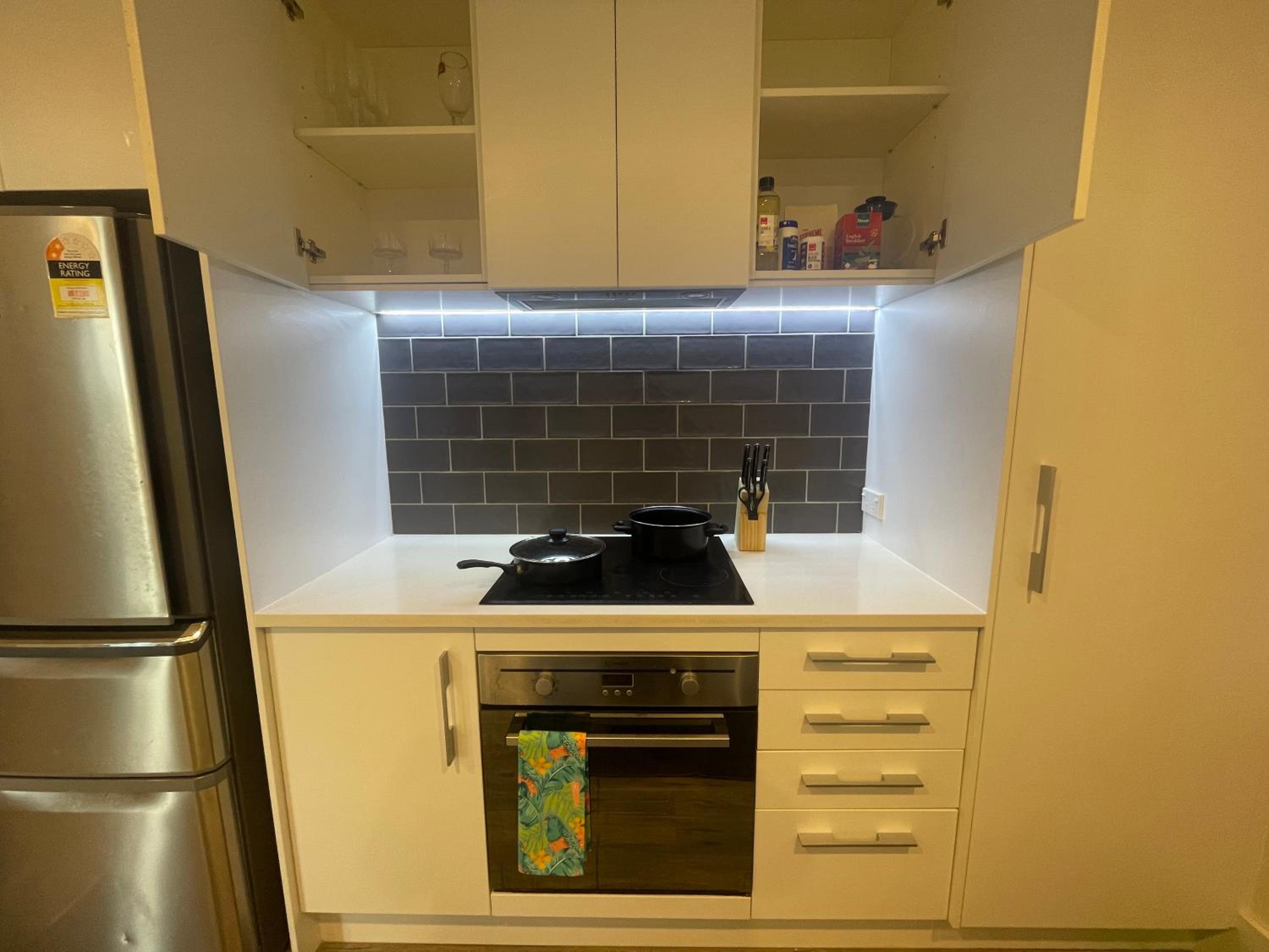Stylish City Apt, Prime Location