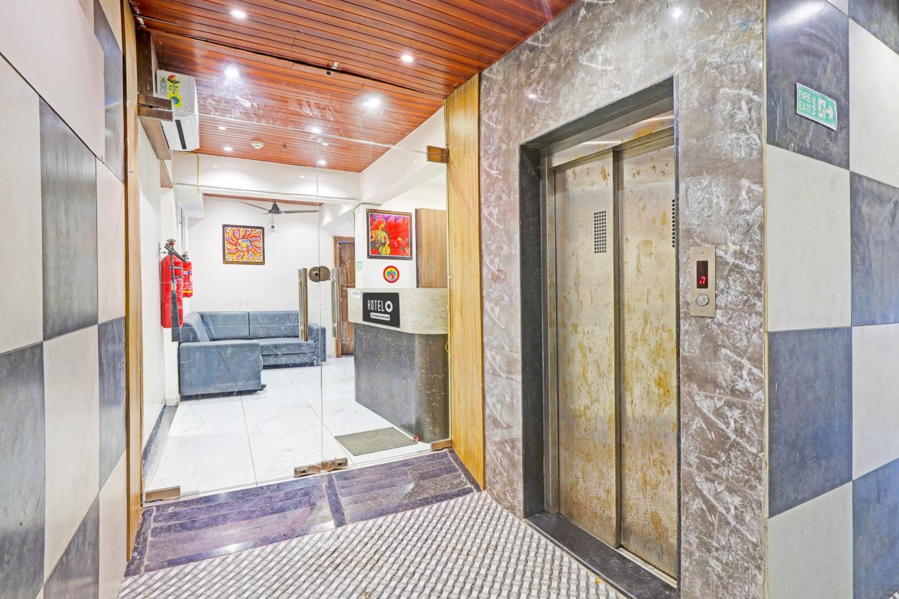 Super Hotel O Althan Surat