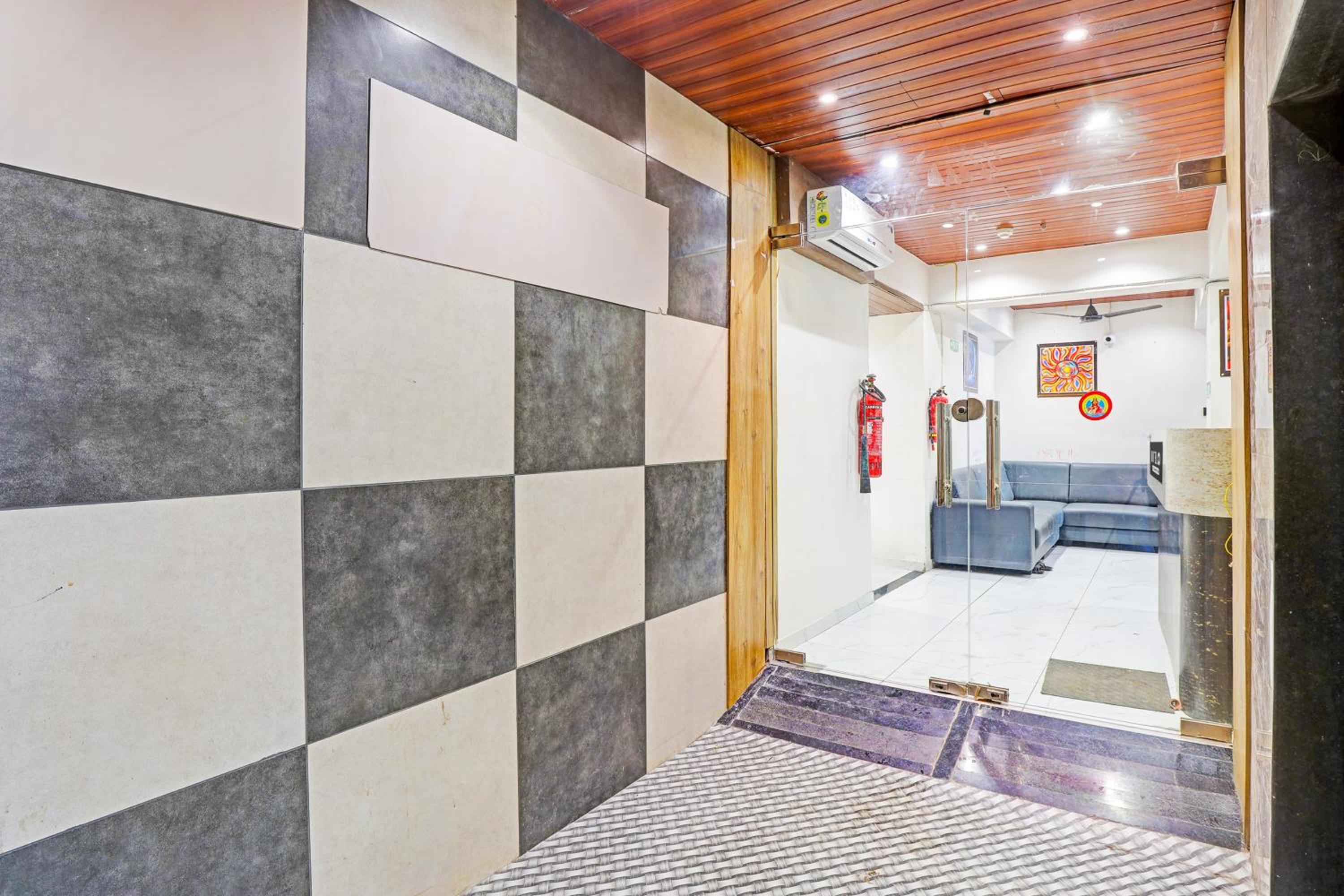 Super Hotel O Althan Surat