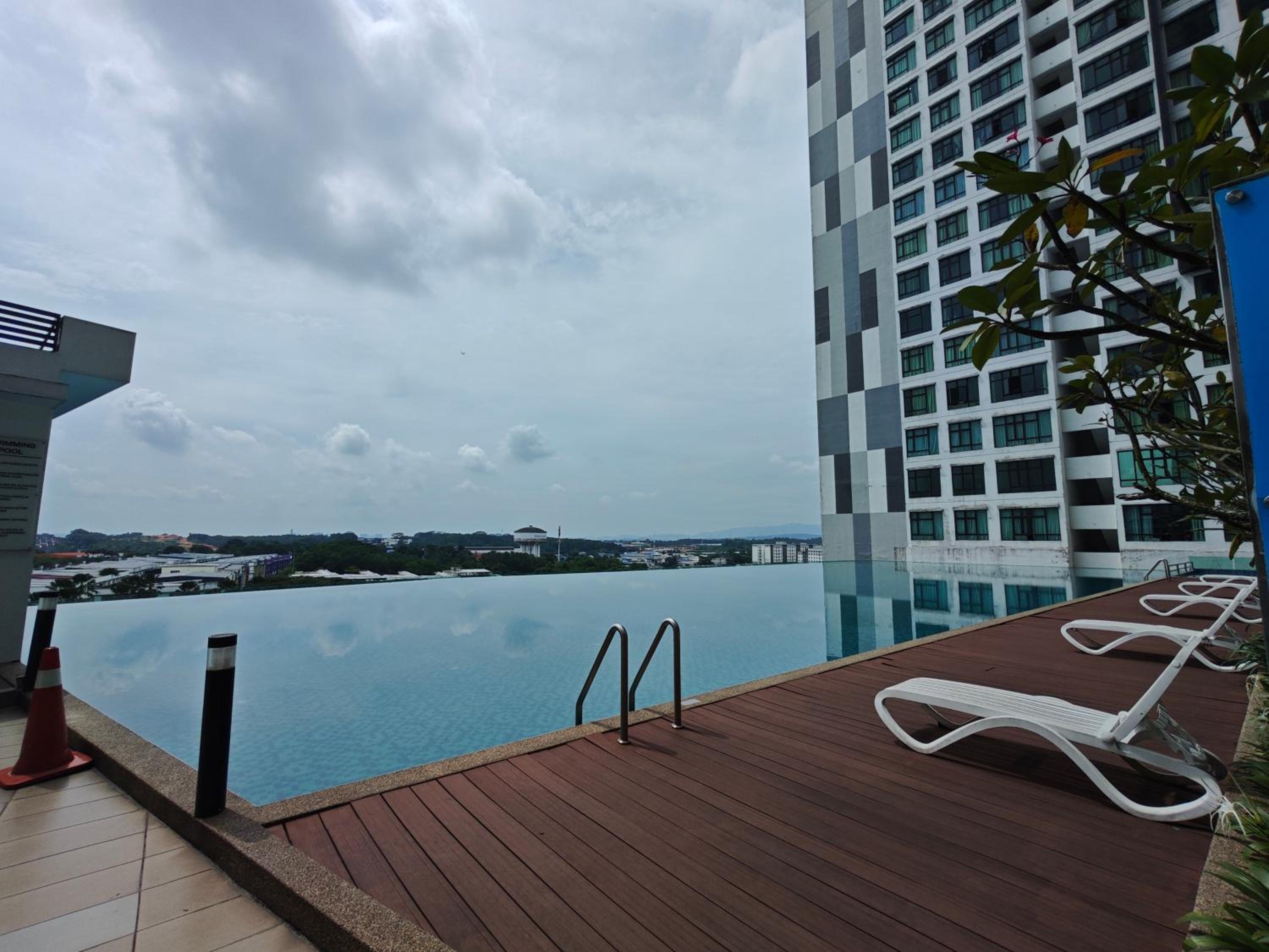 Kempas Dsummit Residences by Antlerzone