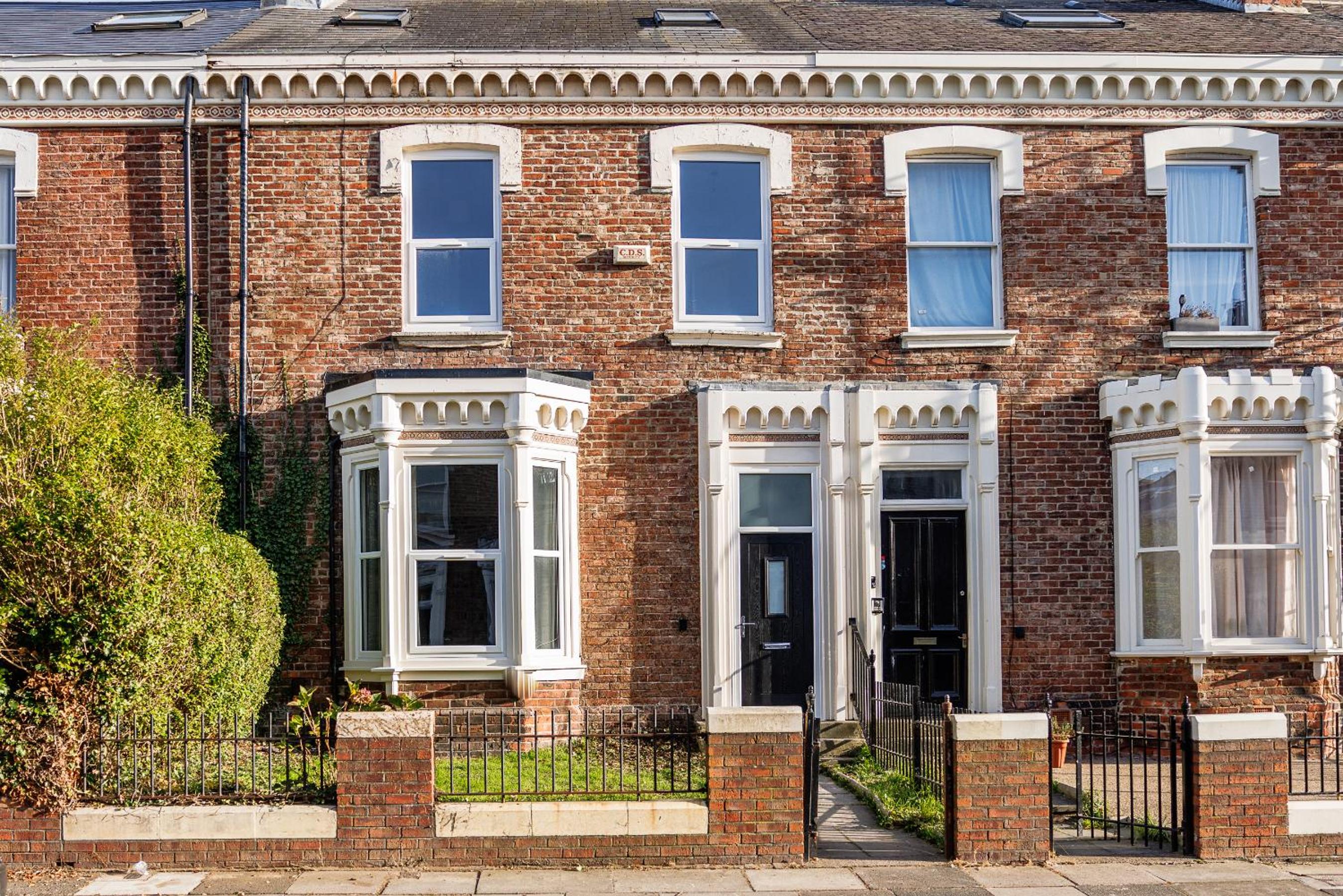 Impressive 6-BR Home in a Prime Sunderland