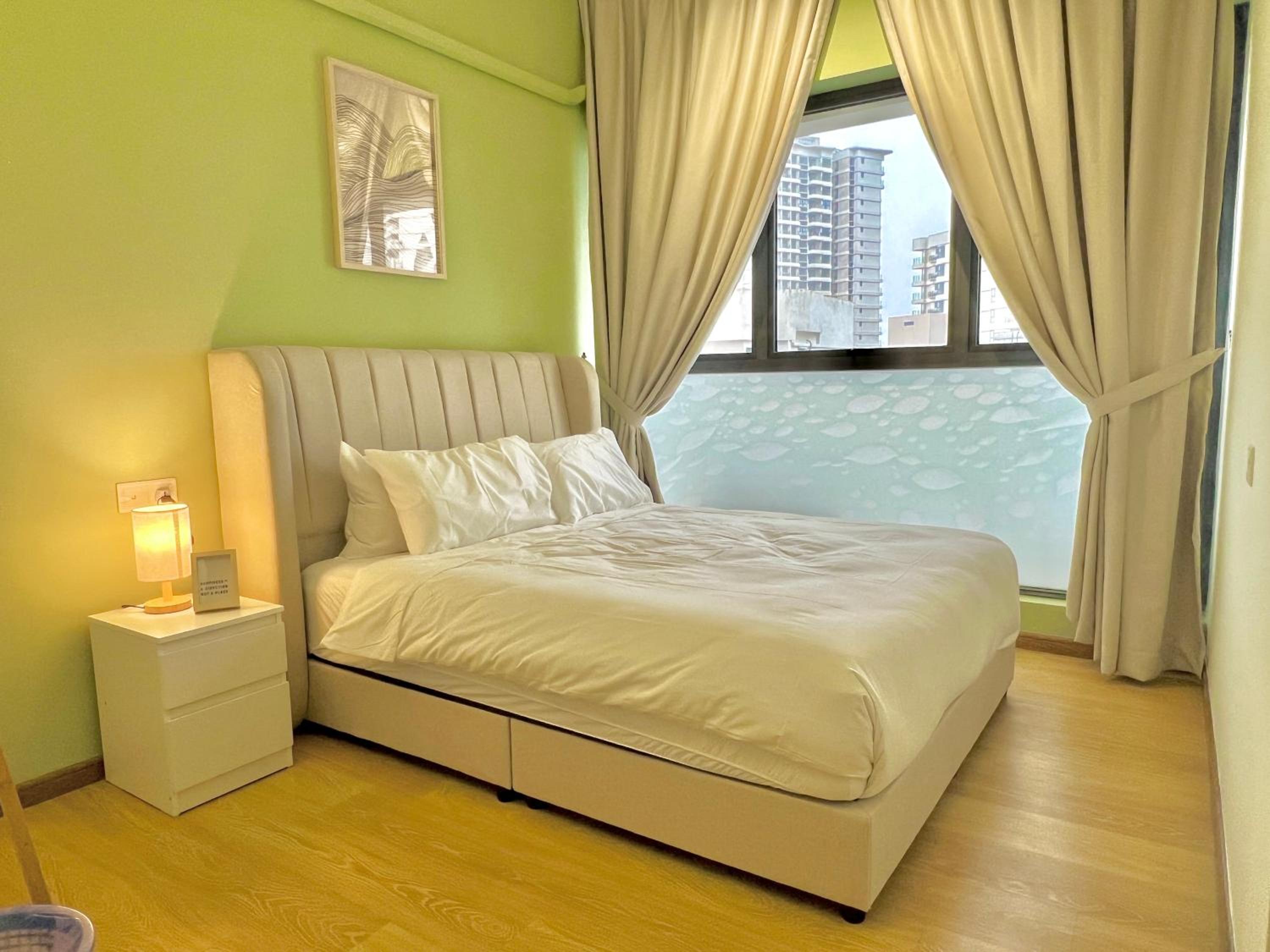 Country Garden Danga Bay Bay Point by R9 HomeStay