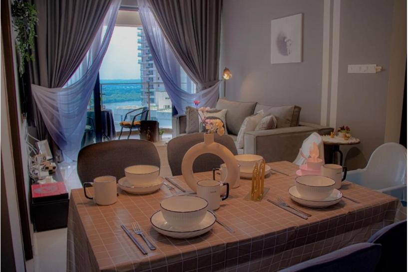 Country Garden Danga Bay Bay Point by R9 HomeStay