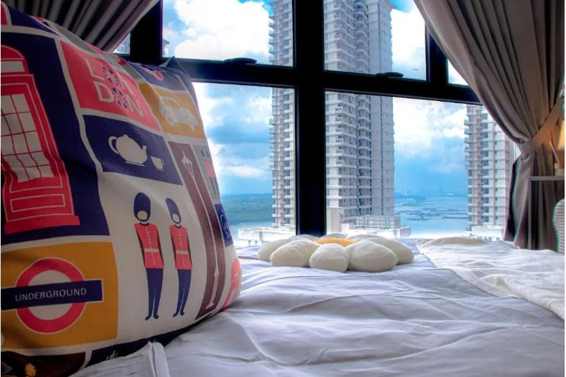 Country Garden Danga Bay Bay Point by R9 HomeStay