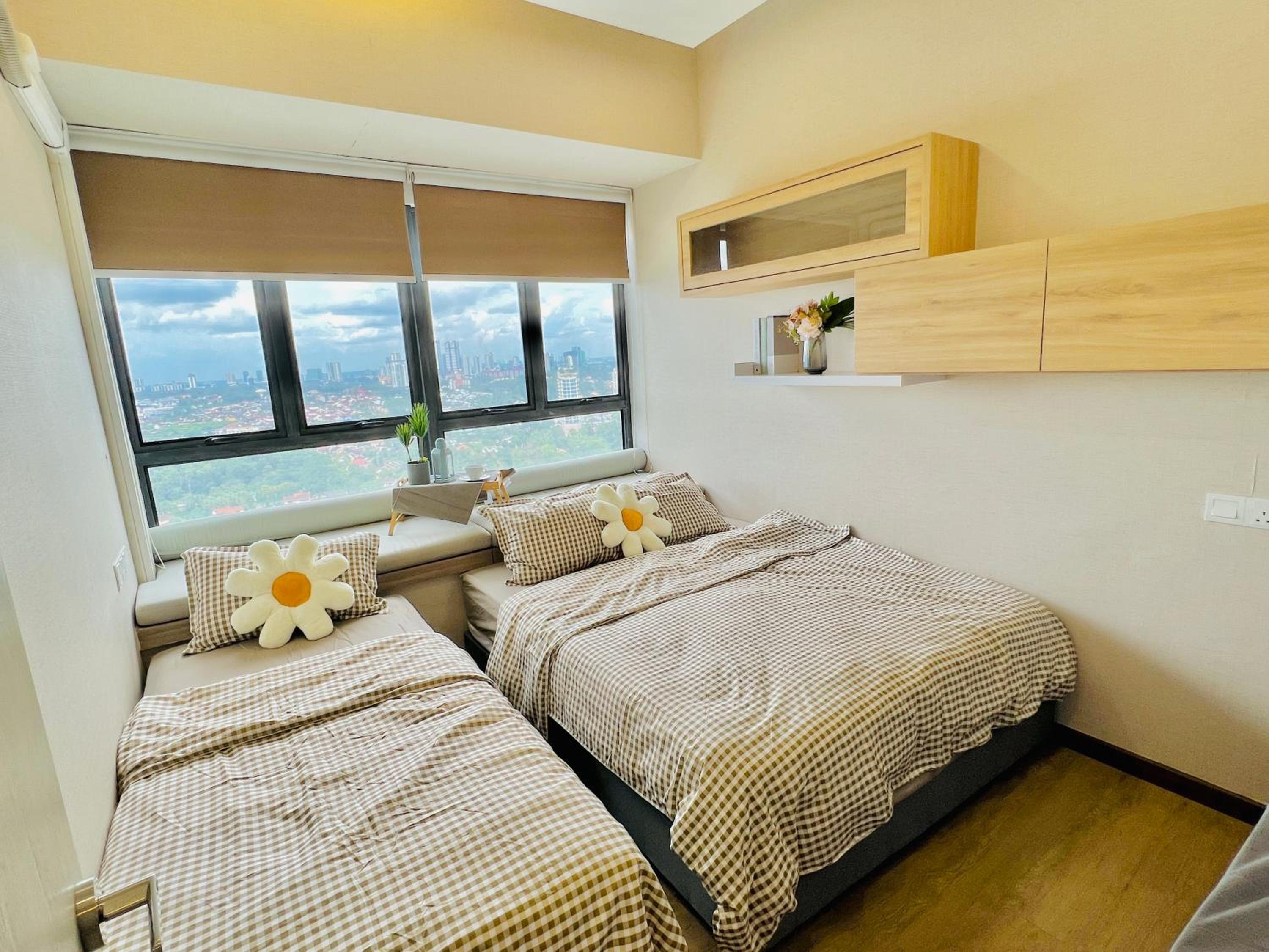 Country Garden Danga Bay Bay Point by R9 HomeStay