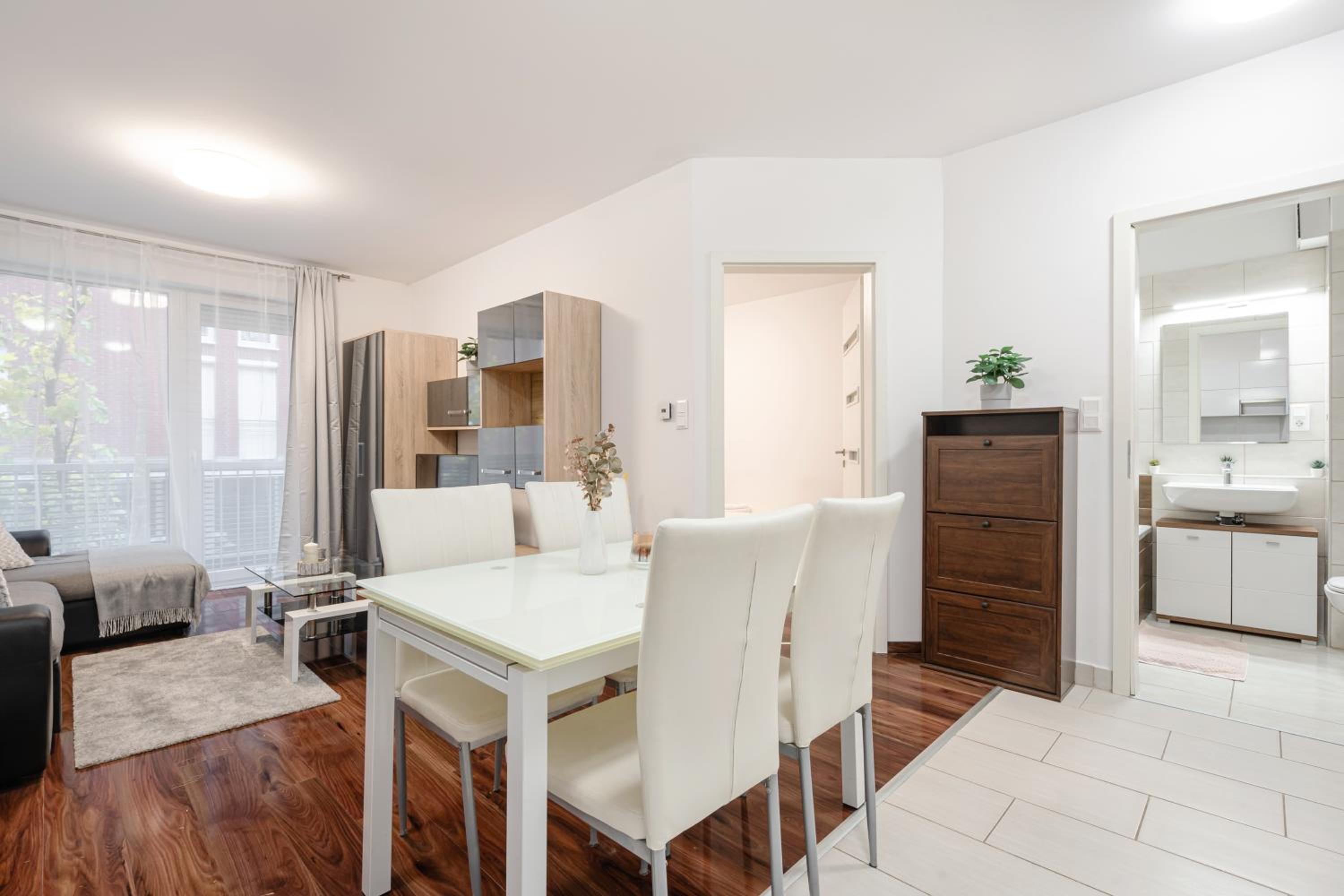 Viola Apartment - free parking and balcony view 5