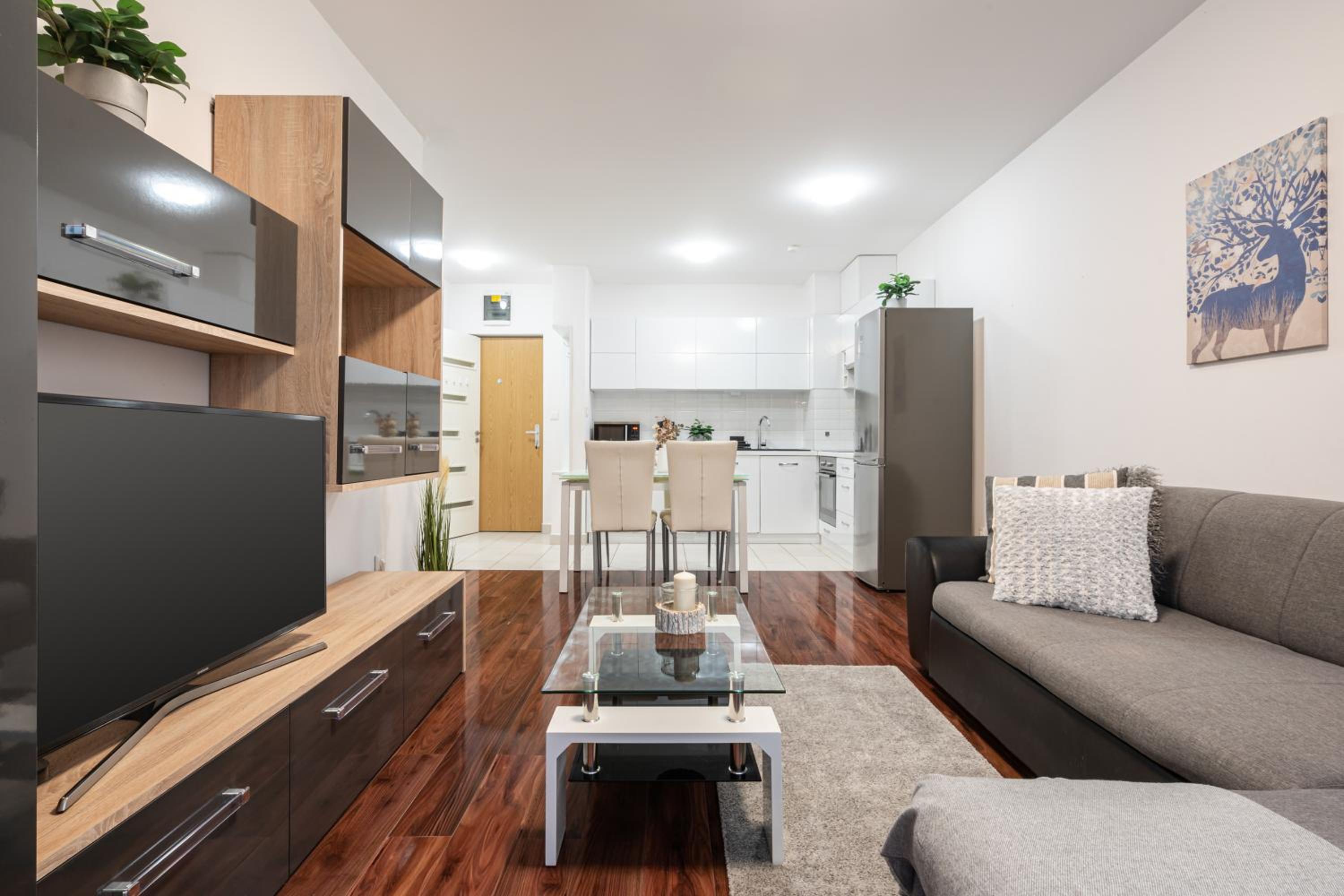 Viola Apartment - free parking and balcony view 2