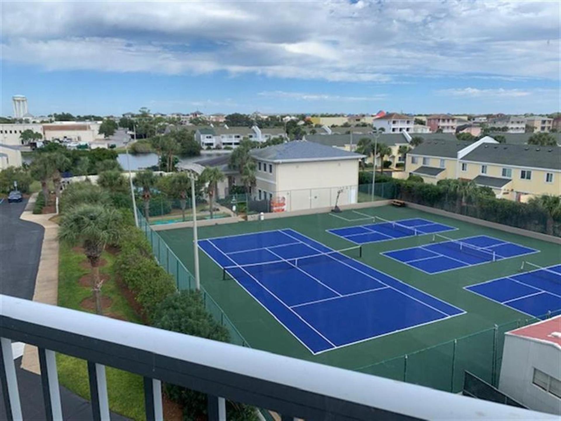 3061 - Cozy three bedroom vacation rental view 2