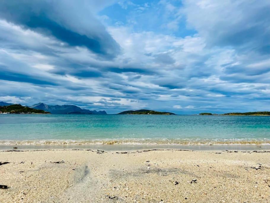 Nydelig hytte ved havet nært Tromsø view 2