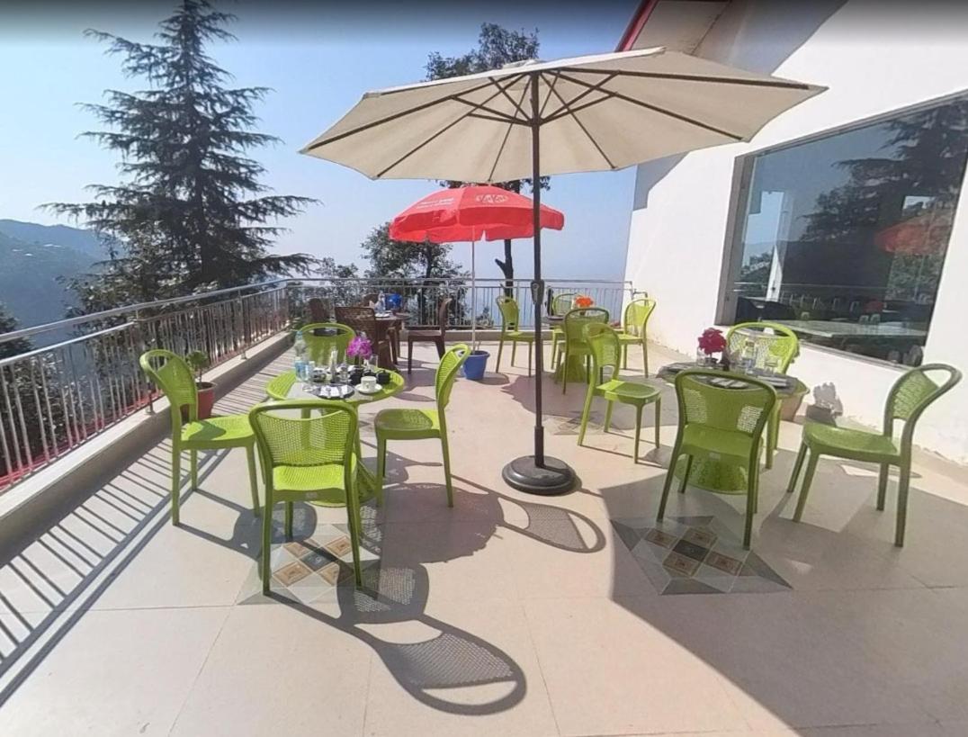Barowalia villa Dalhousie view 4
