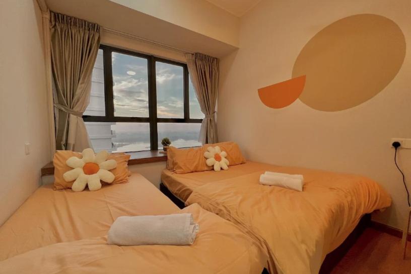 Country Garden Danga Bay Bay Laurel by R9 HomeStay