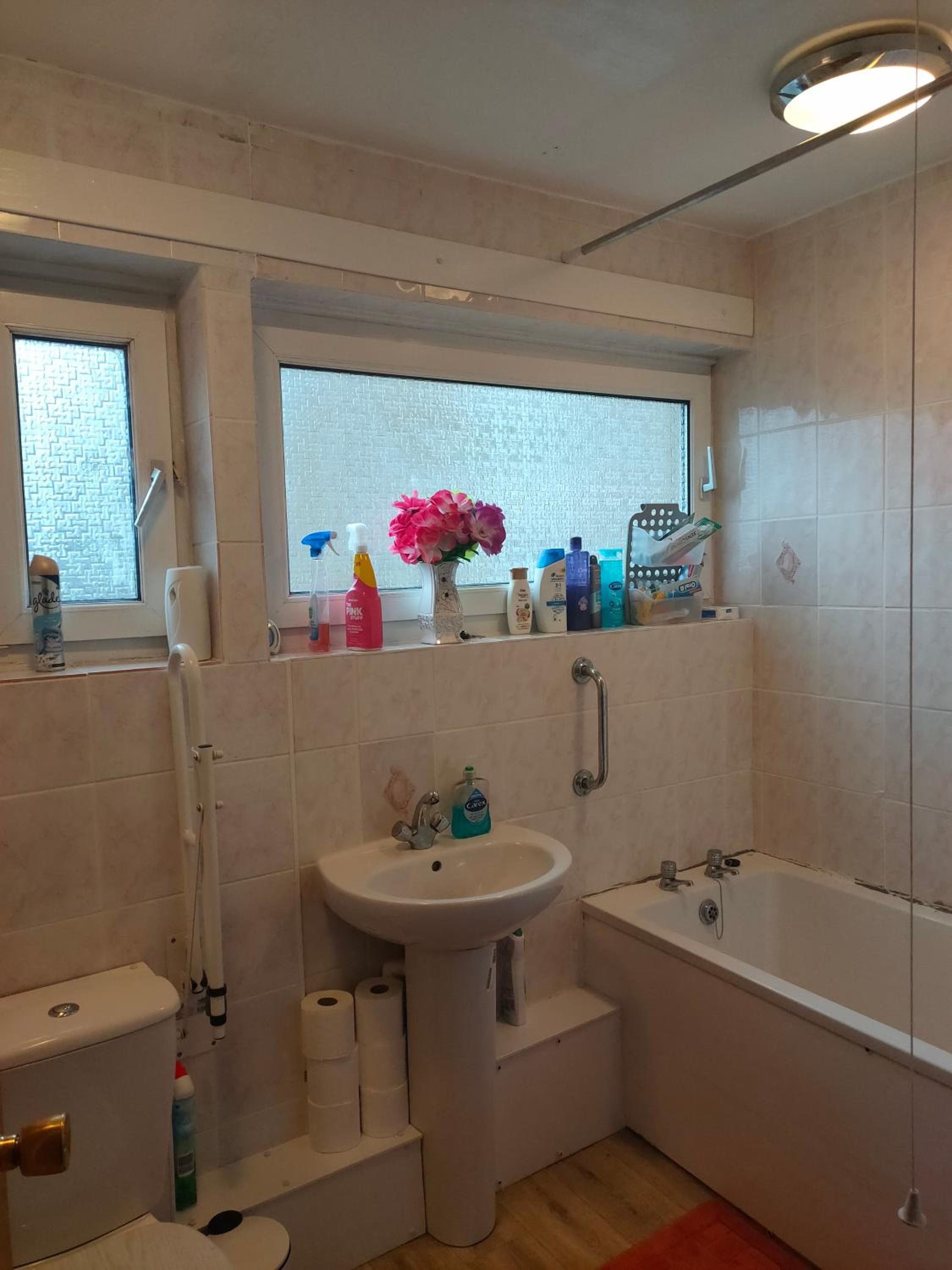 Comfortable holiday home in Basildon Essex view 4