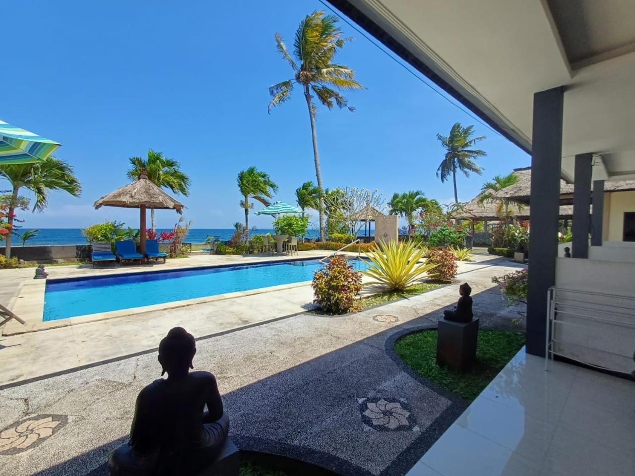 Melaya beach resort Twin bed view 4