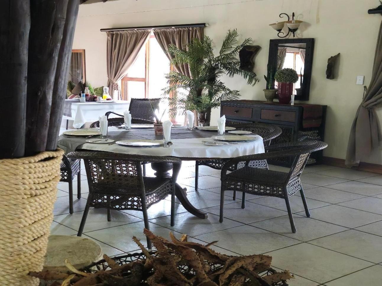 PHAKELA PRIVATE LODGE