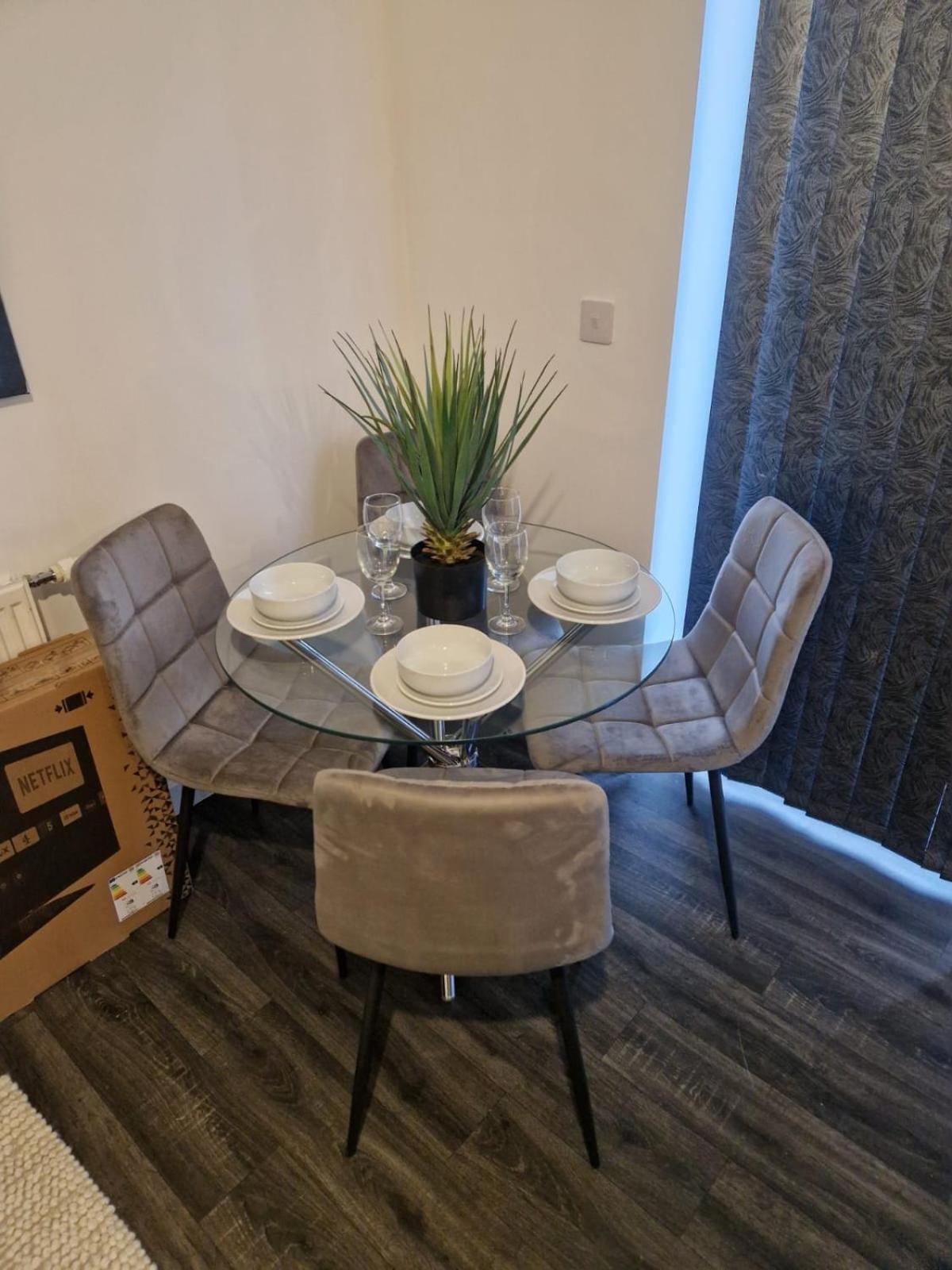 Spacious Luxurious Serviced Accommodation 4