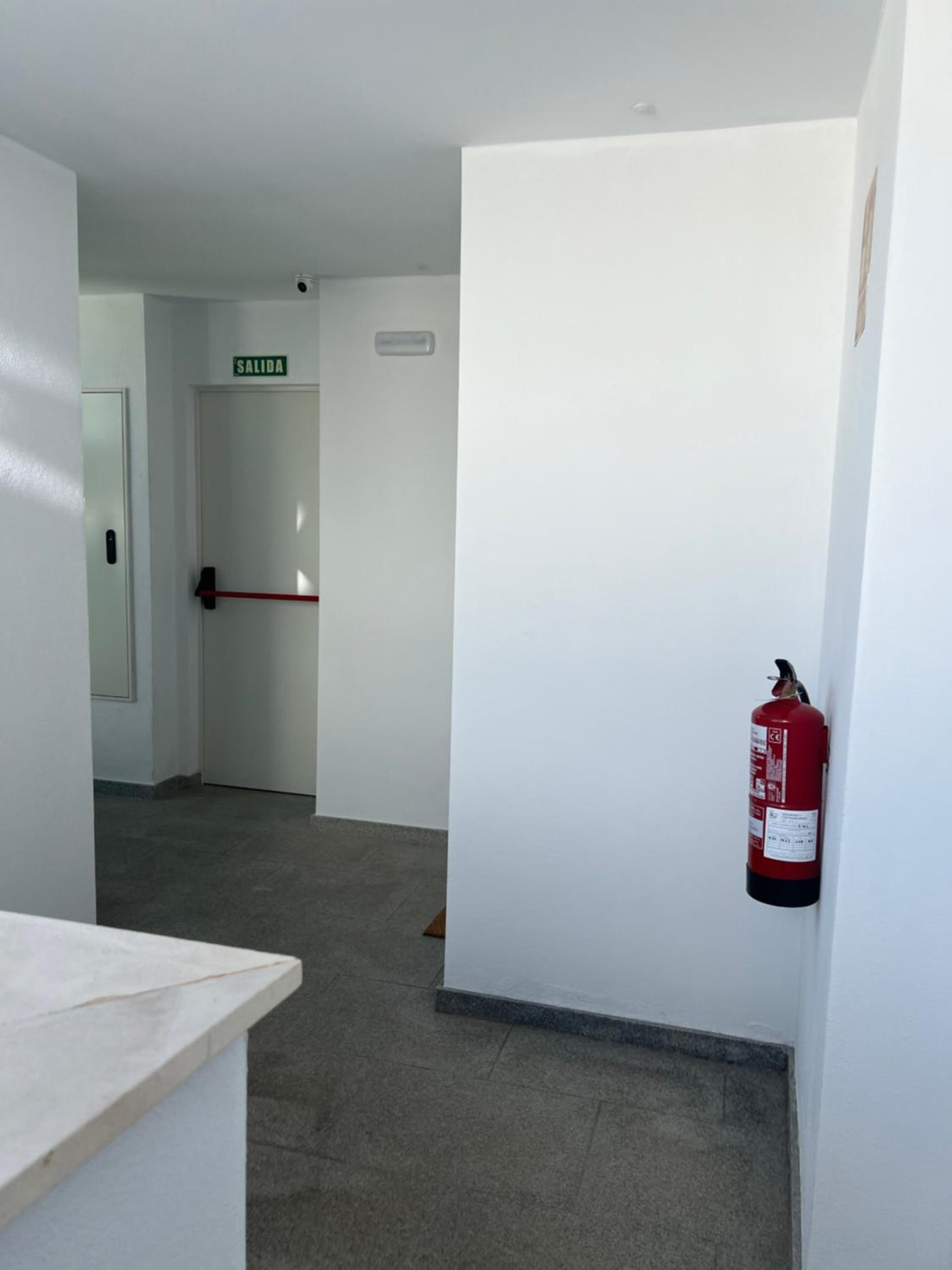 Habitación En Casa de Familia Room in family home Solamente para personas tranquilas Only quiet people