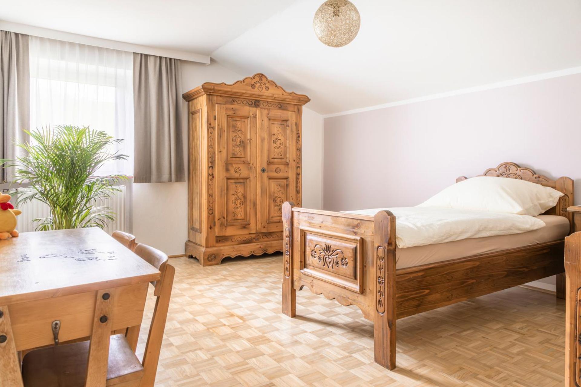Stadtbauernhof Salzburg - Ferienwohnung - Gut Unterleithen - farm & the city