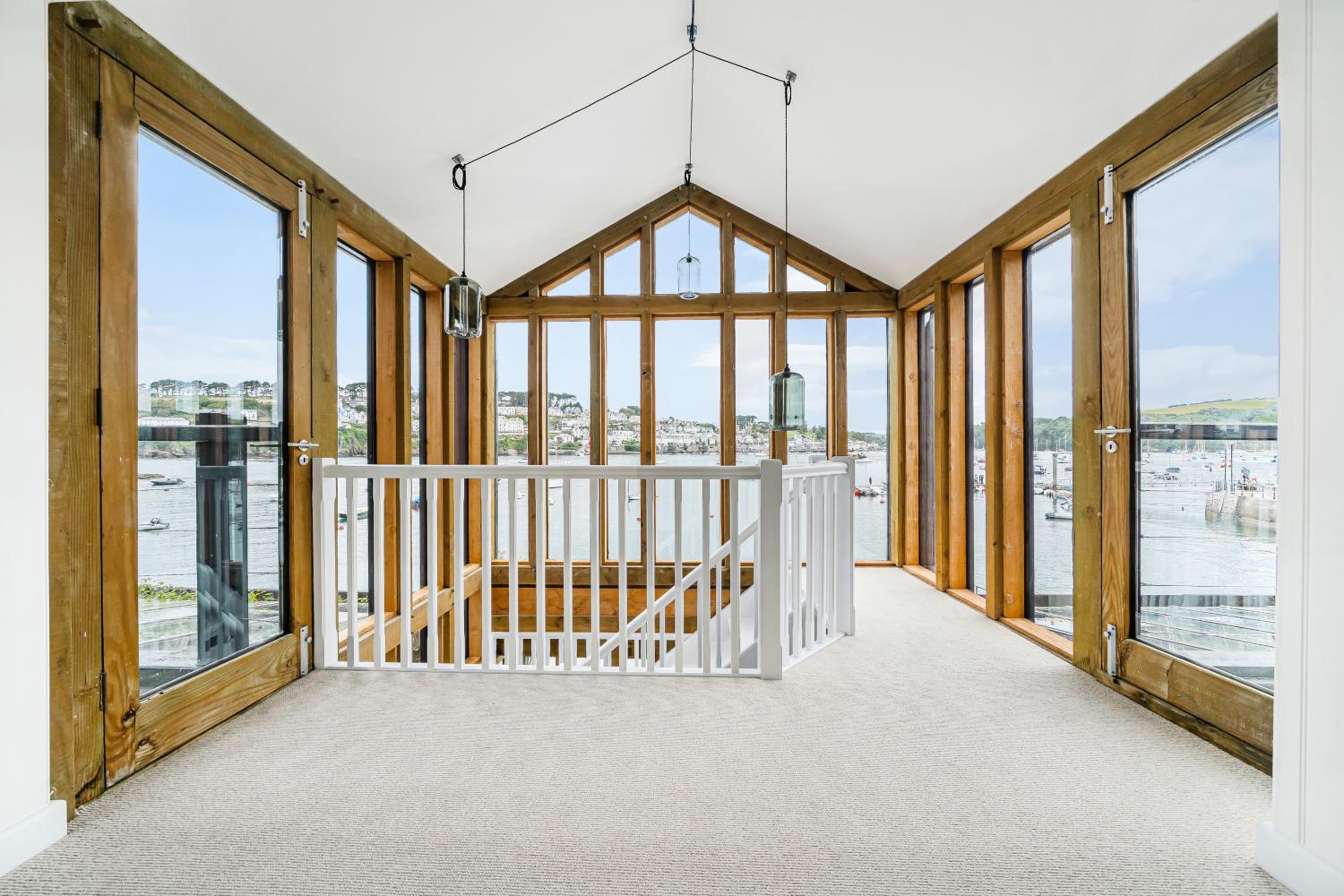 Waterside House - Luxurious waterside retreat overlooking Fowey Harbour with beach access & table tennis