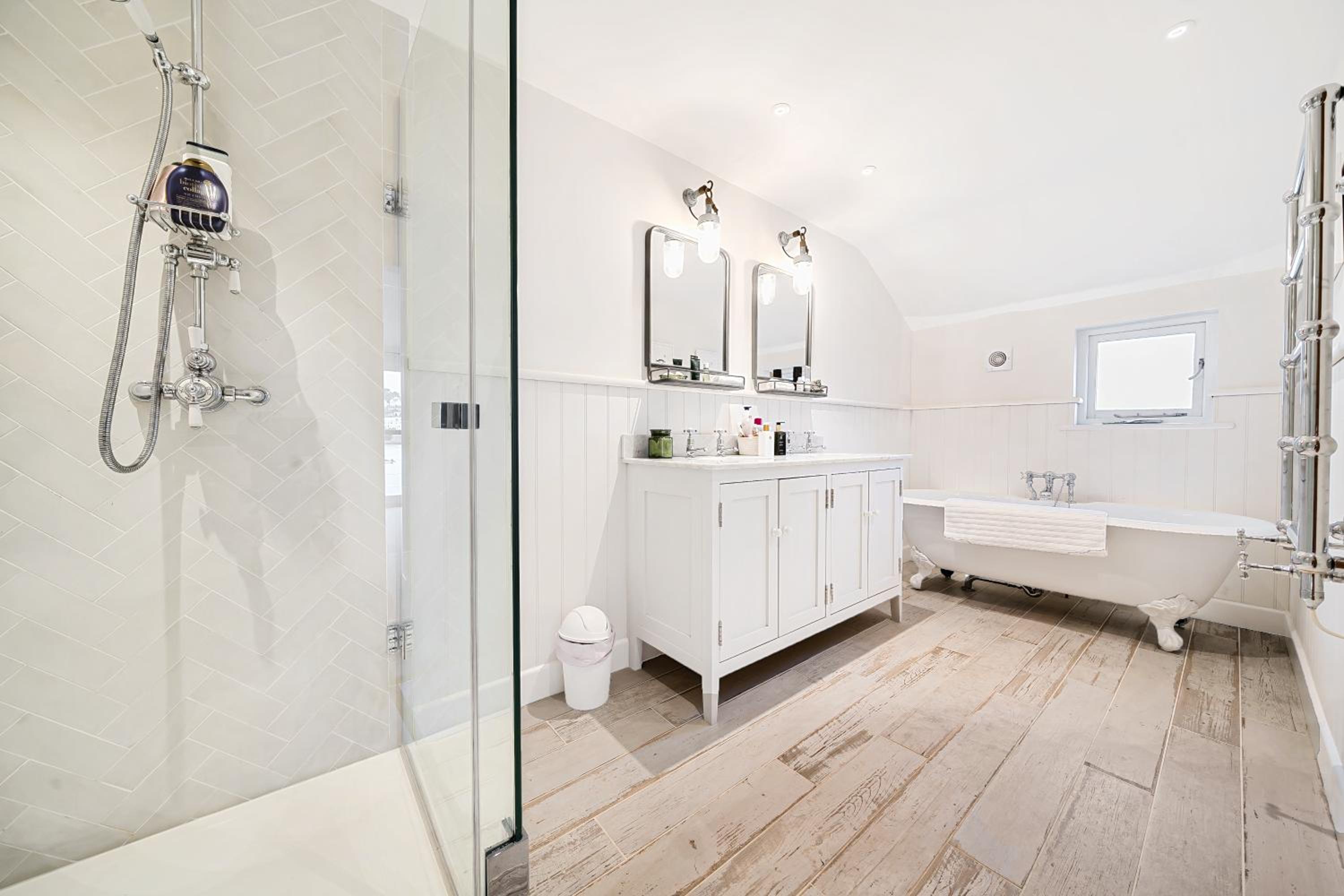 Waterside House - Luxurious waterside retreat overlooking Fowey Harbour with beach access & table tennis