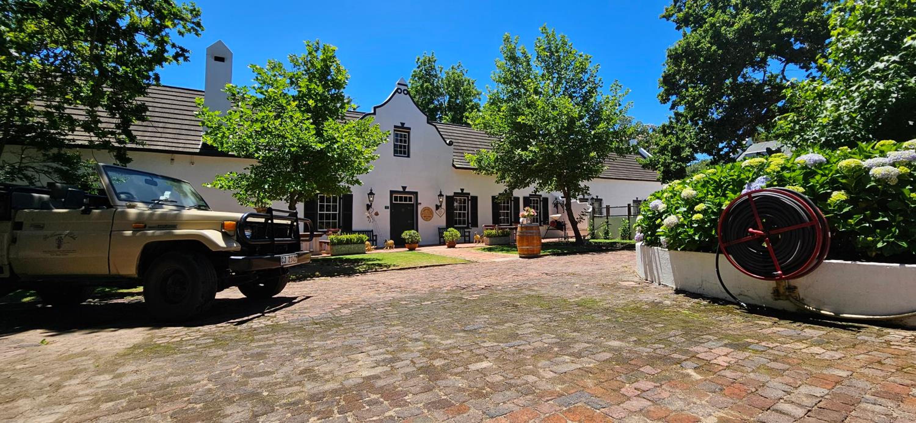 De Leeuwenhof Estate