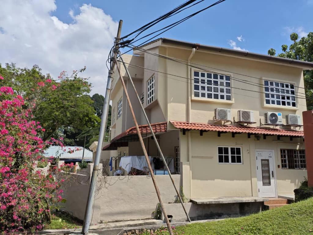 1 Jalan Jaya 7, walking distance to HUKM