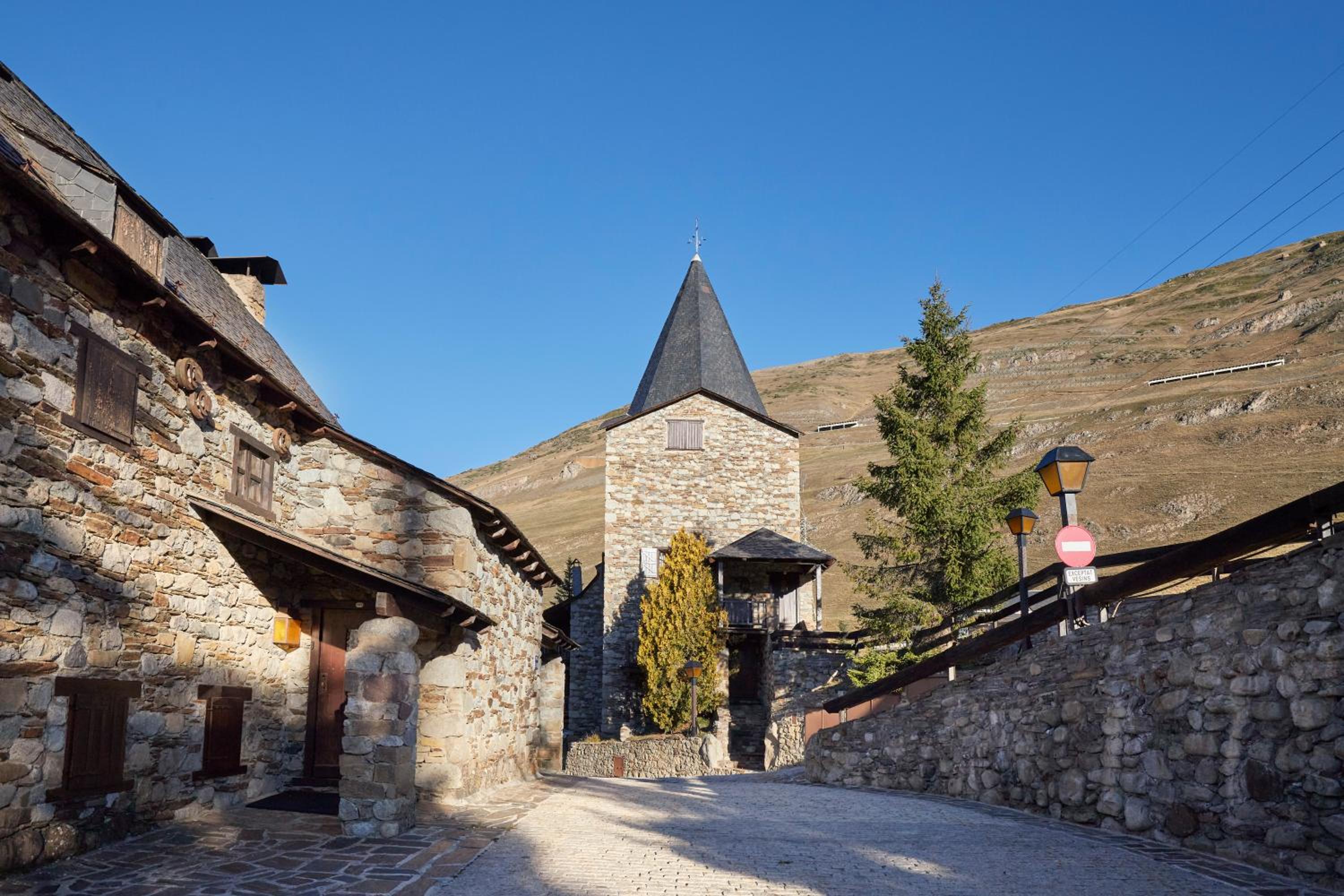 Pleta Baqueira Luxe 10 by FeelFree Rentals view 3