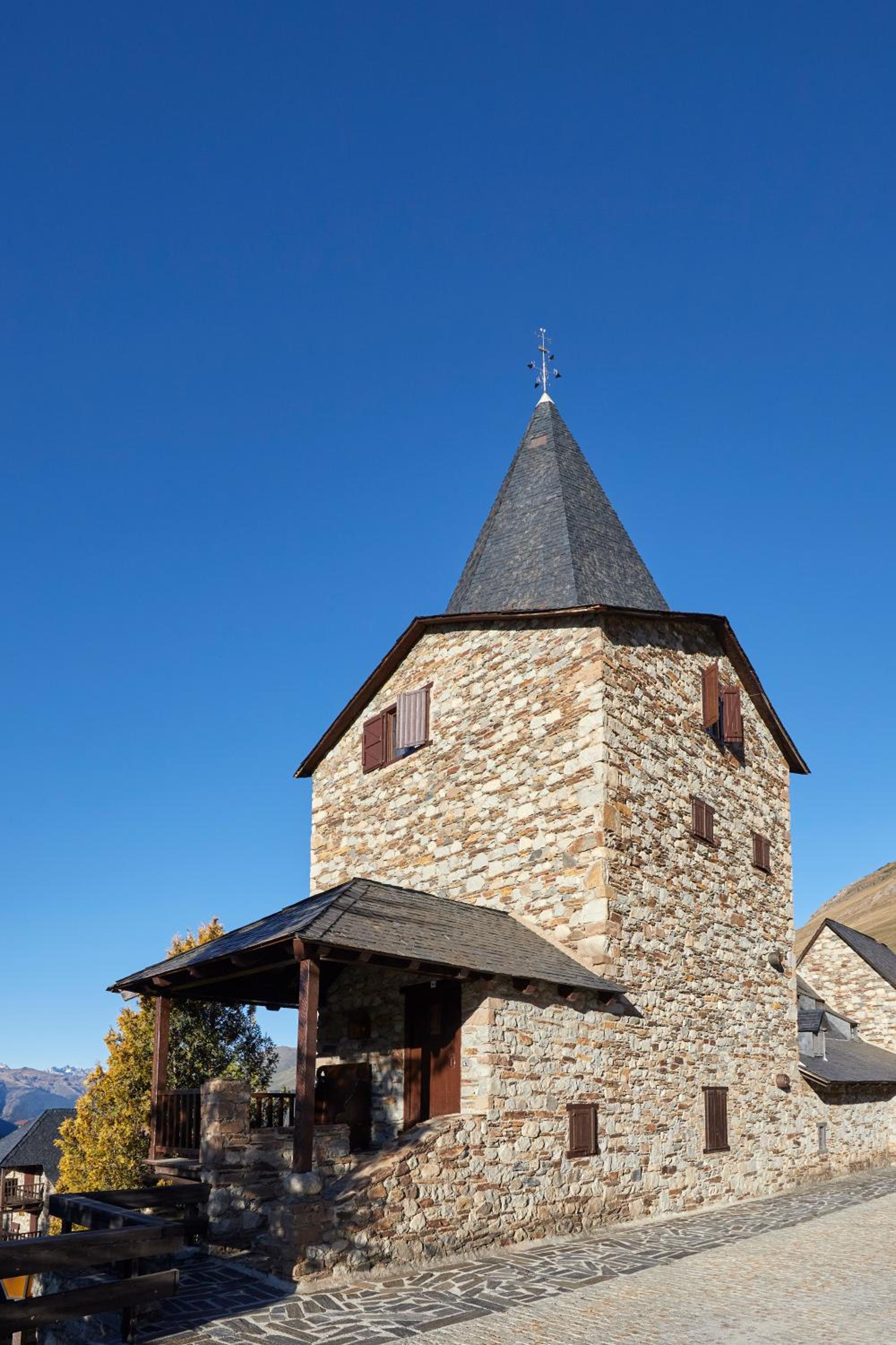 Pleta Baqueira Luxe 10 by FeelFree Rentals view 2