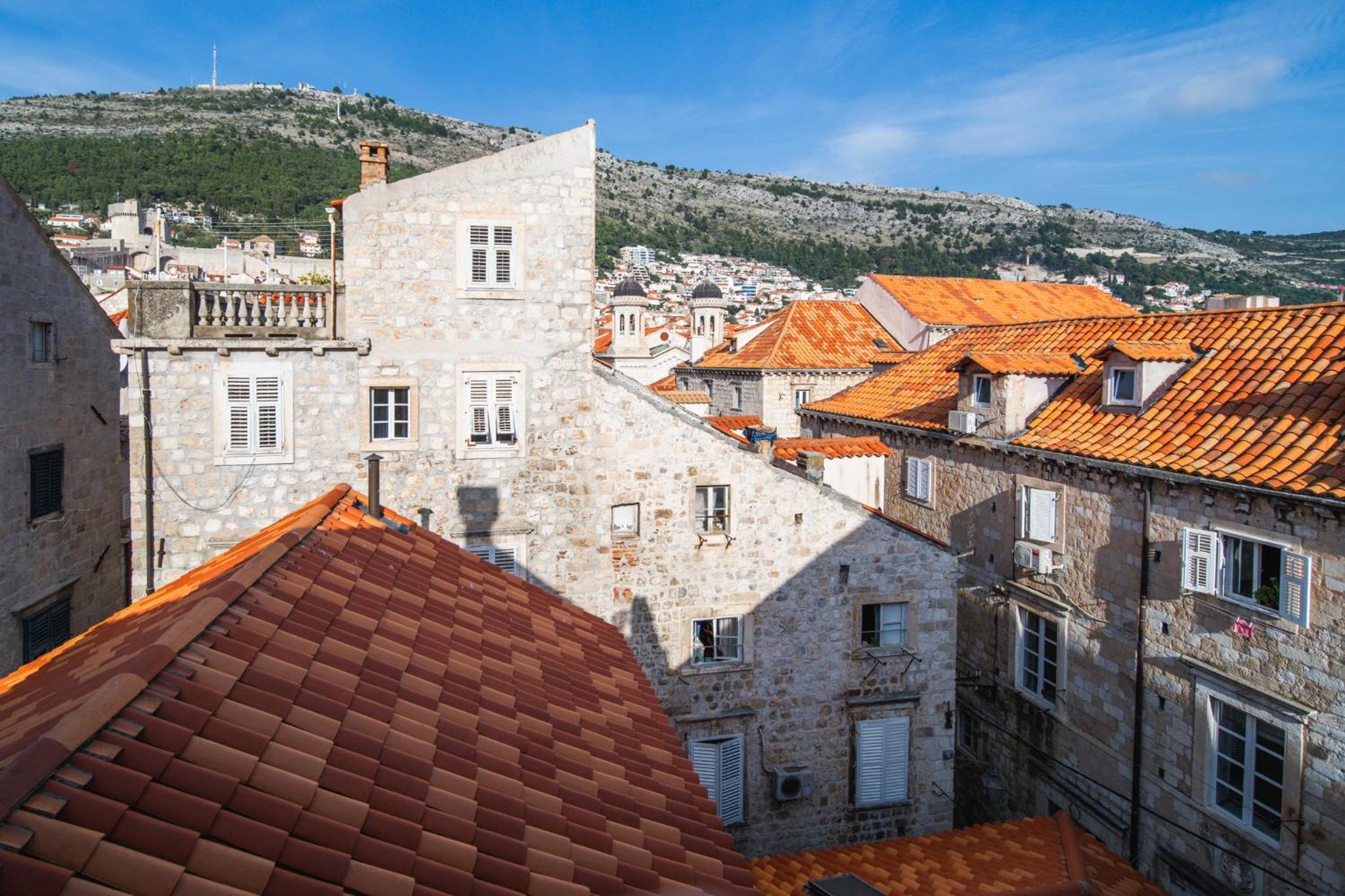 Hotel Celenga Apartments with free offsite parking - Image 1