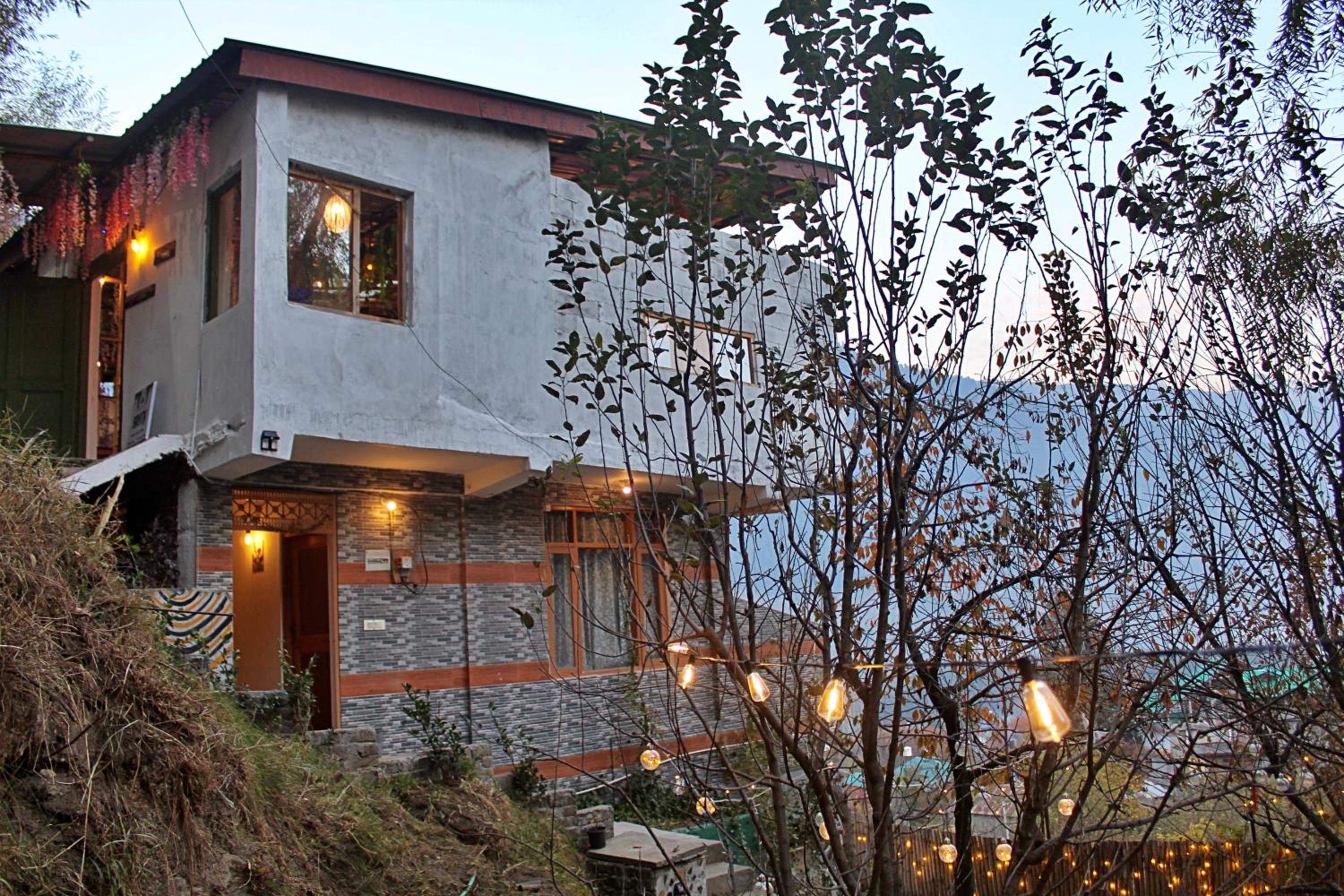 Bayith Cafe and Stay
