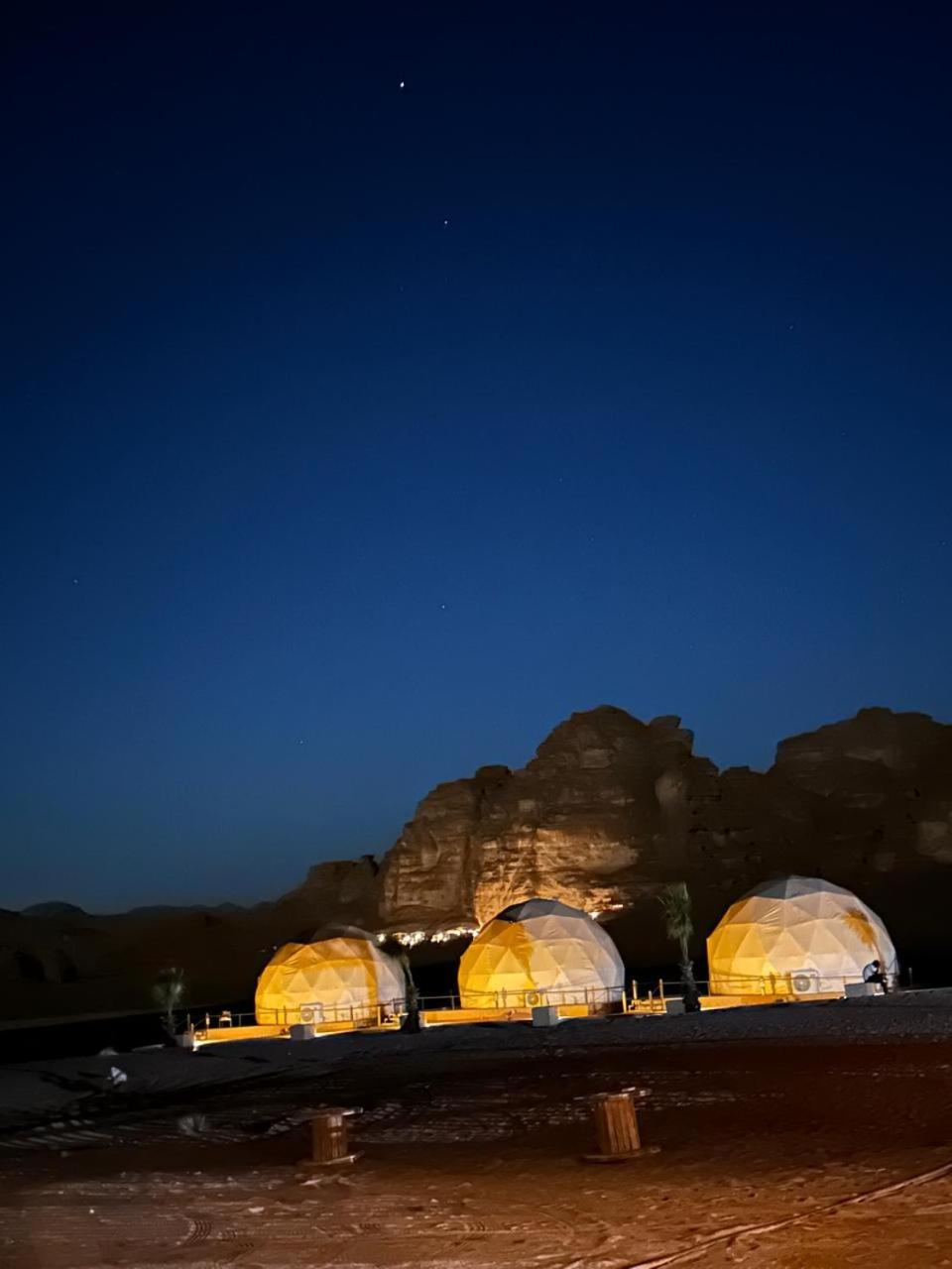 RUM ARIZONA lUXURY CAMP