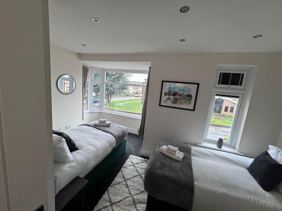 Stylish 5BR Oxford Cooper House, Sleeps 11 with Parking view 2