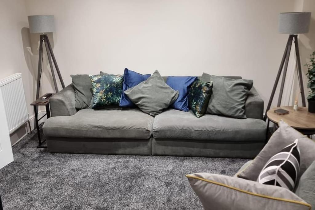 Stylish 5BR Oxford Cooper House, Sleeps 11 with Parking view 4