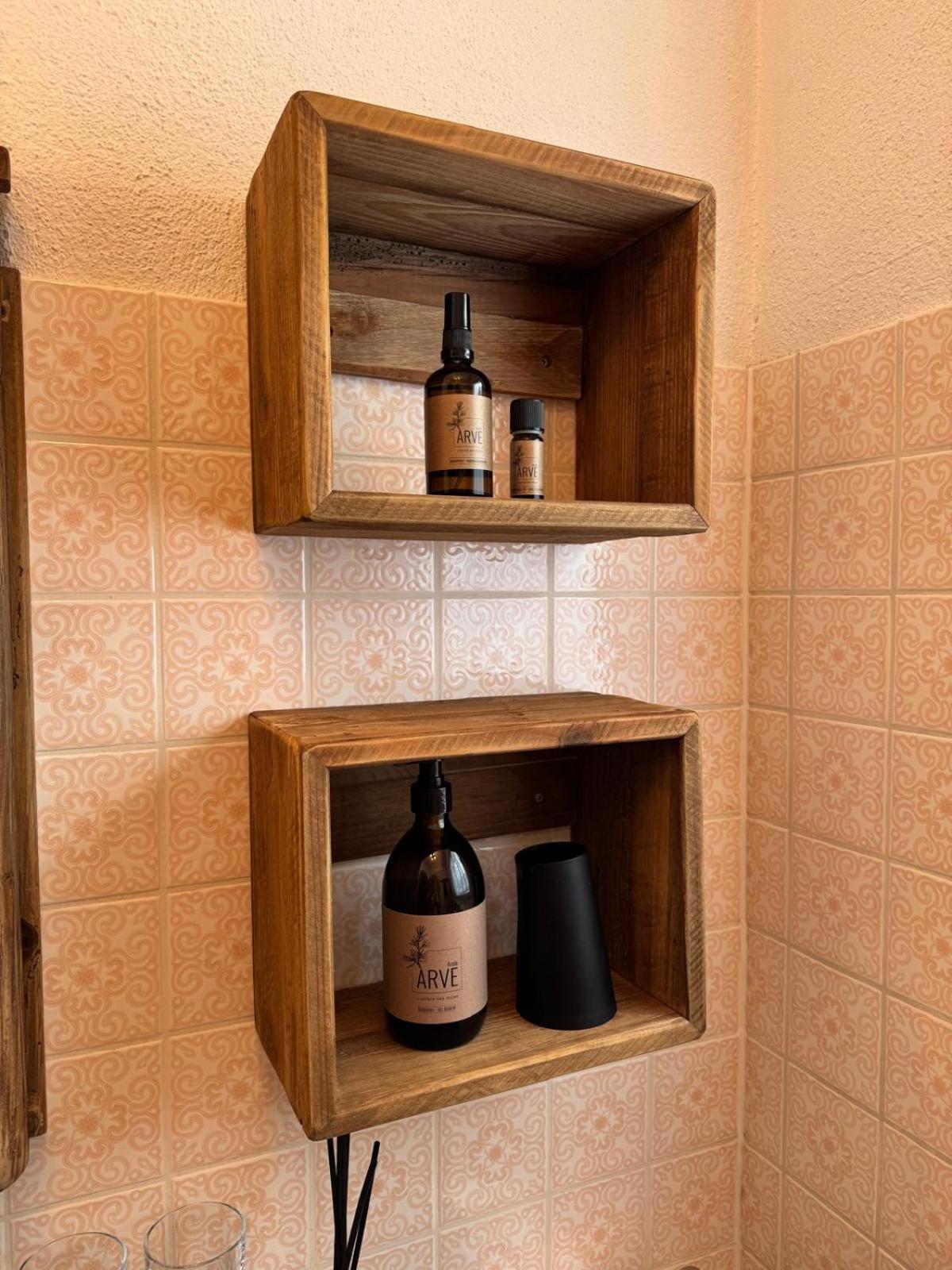 Exklusives Berg-Bijou mit Bergblick mit privaten Wellnessbereich Hot Tube und Sauna -Hunde herzlich Willkommen mit eingezäunten Grundstück