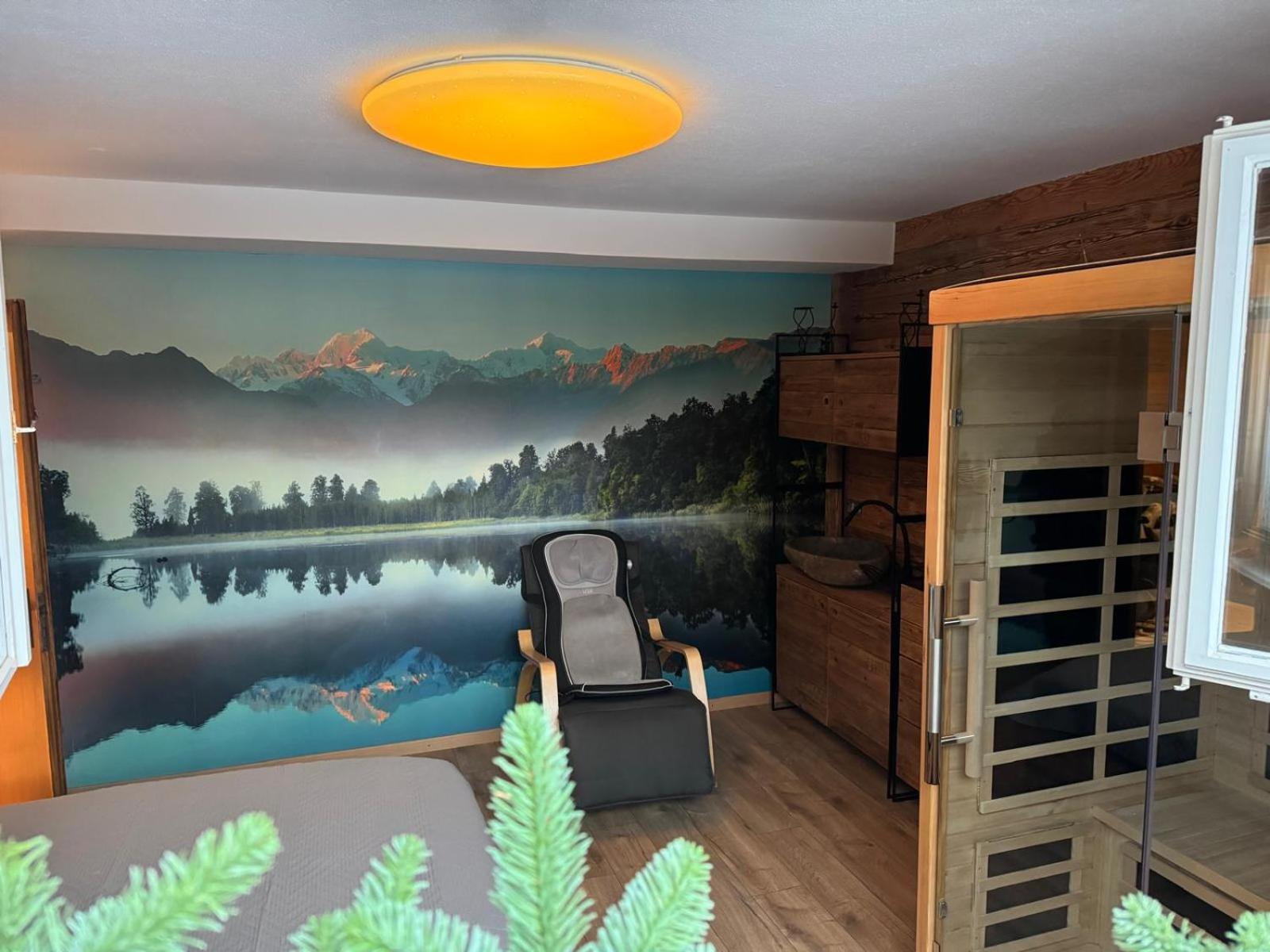 Exklusives Berg-Bijou mit Bergblick mit privaten Wellnessbereich Hot Tube und Sauna -Hunde herzlich Willkommen mit eingezäunten Grundstück