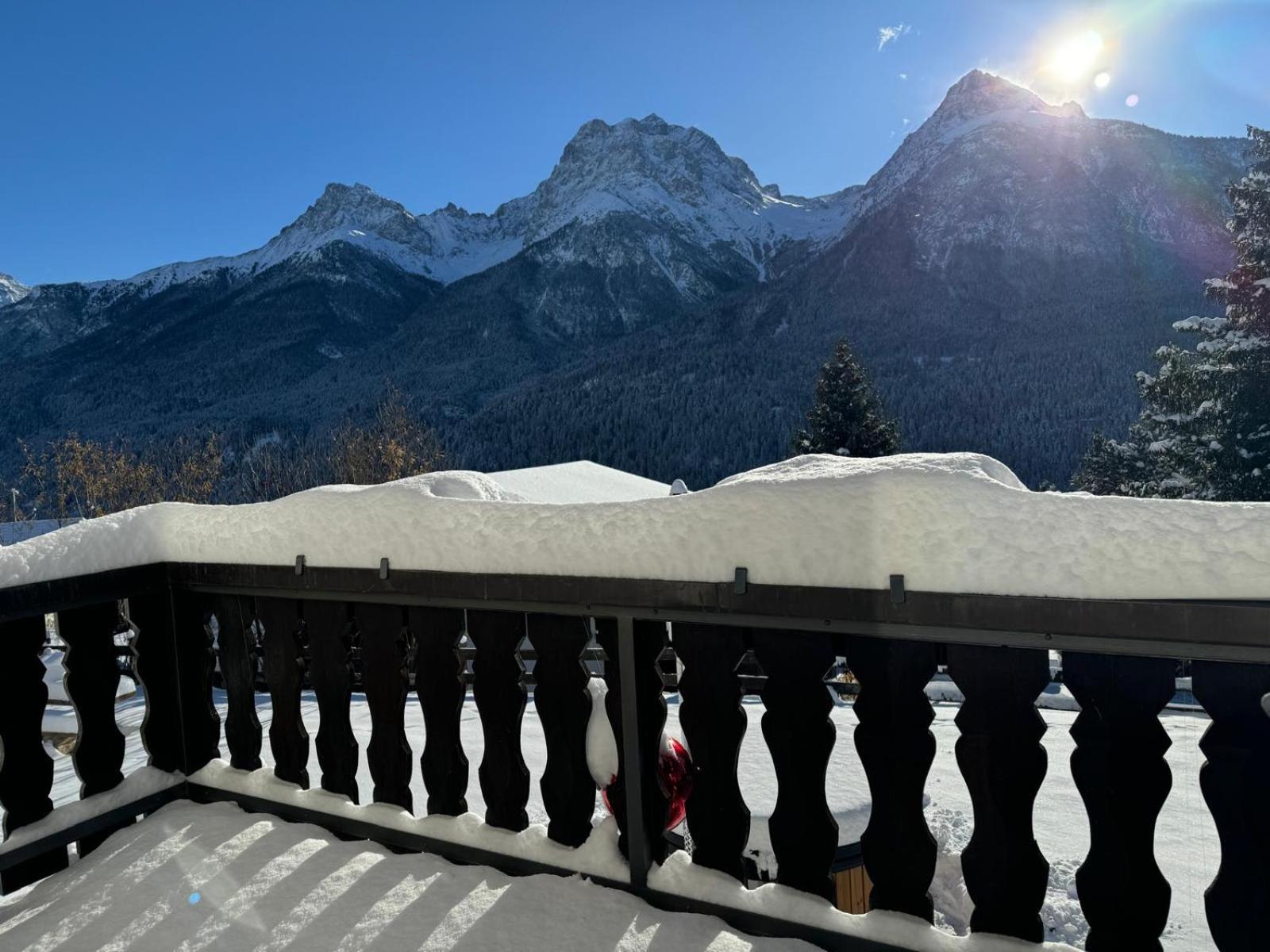 Exklusives Berg-Bijou mit Bergblick mit privaten Wellnessbereich Hot Tube und Sauna -Hunde herzlich Willkommen mit eingezäunten Grundstück