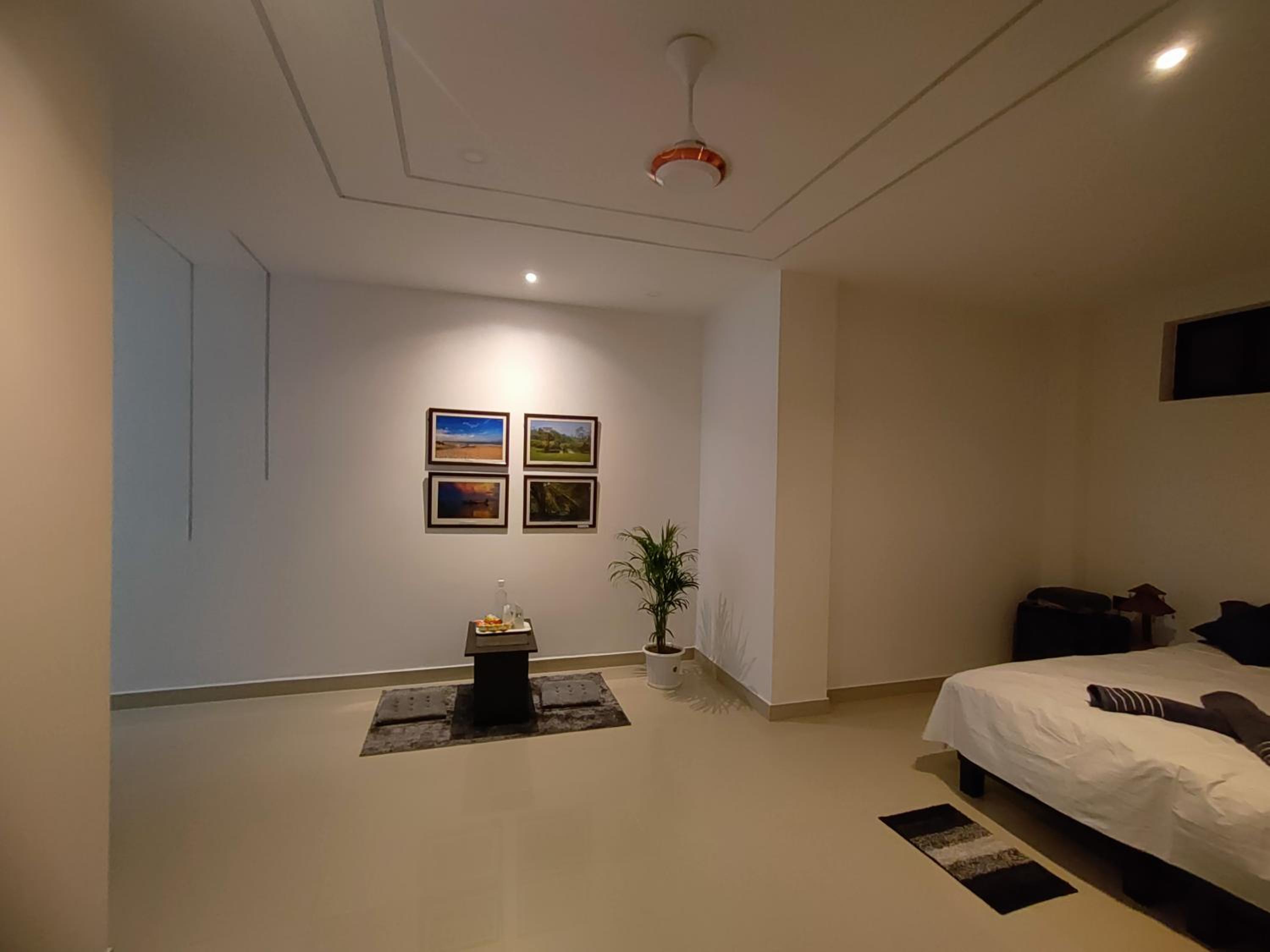 Saya's Abode - Railview Suites view 4